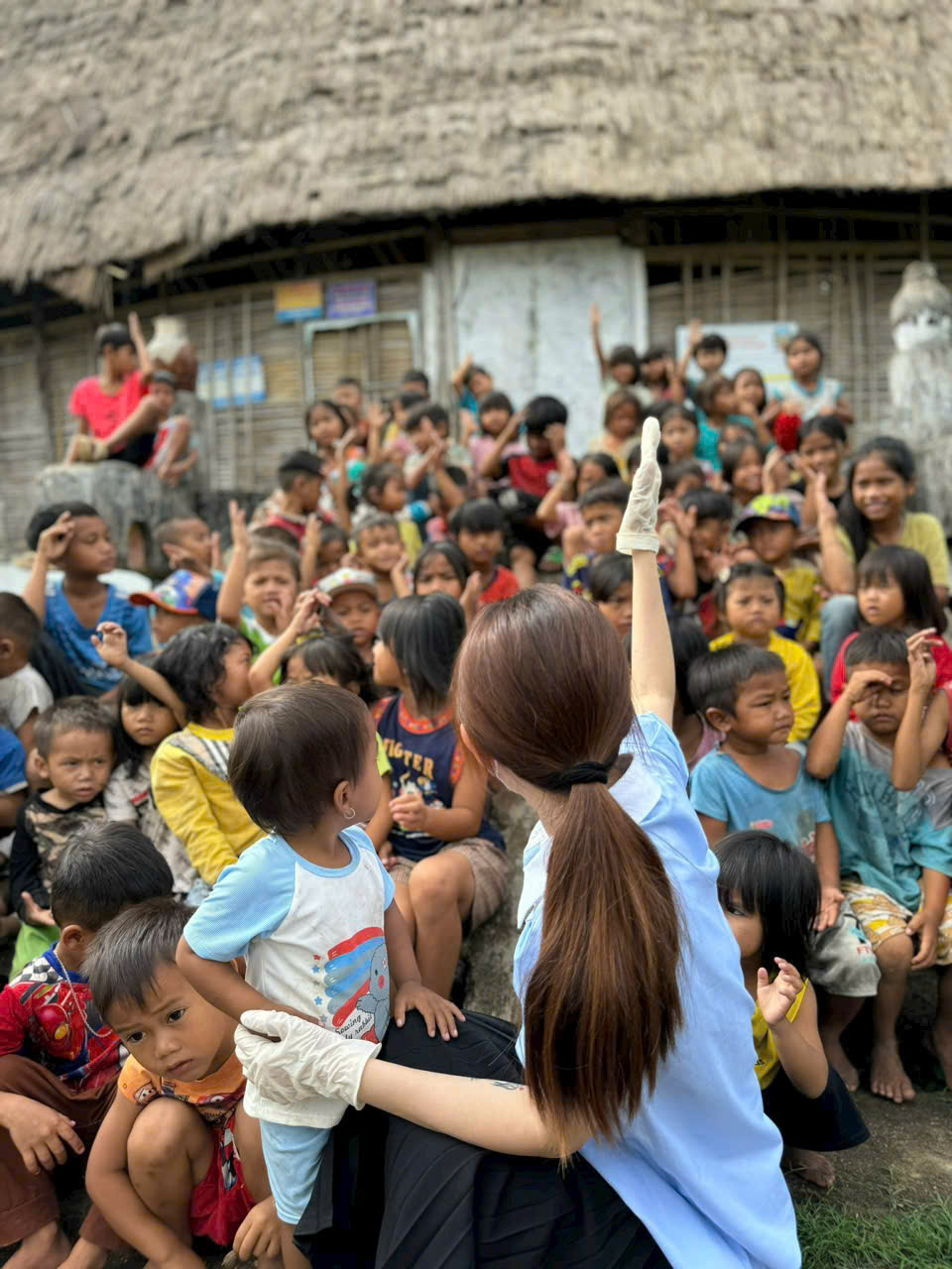 Diễn viên Lưu Thị Ngọc Mai – 7 năm lặng lẽ mang niềm vui đến trẻ em Kon Tum - Ảnh 3.