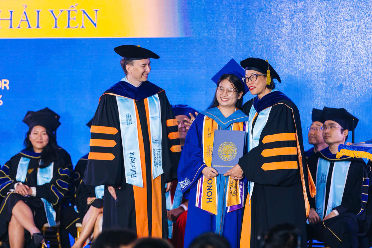 Cô gái khiếm thị chinh phục 7 đại học danh tiếng - Ảnh 1.