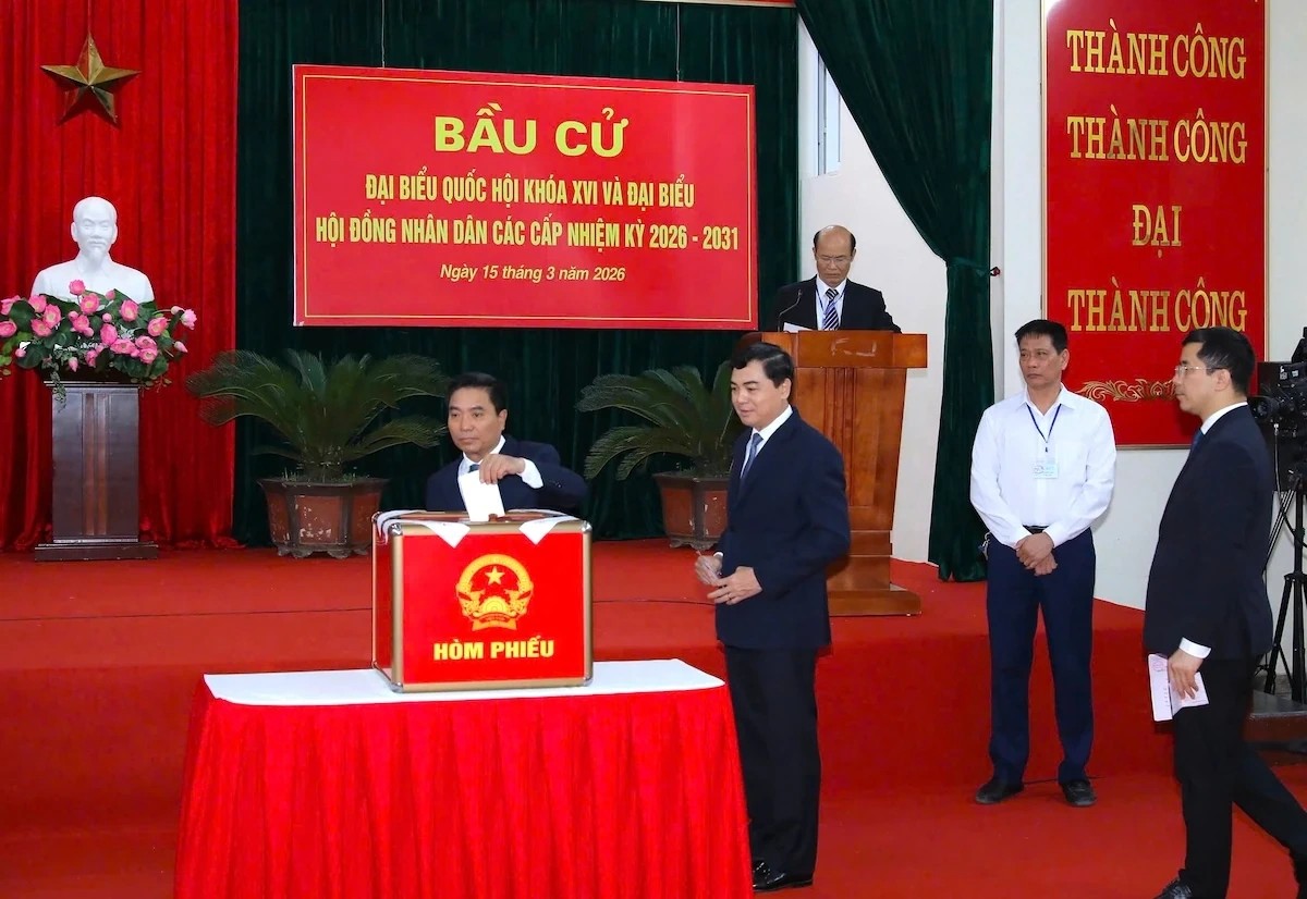 Tổng Bí thư Tô Lâm bỏ phiếu tại phường Ba Đình - Ảnh 1.
