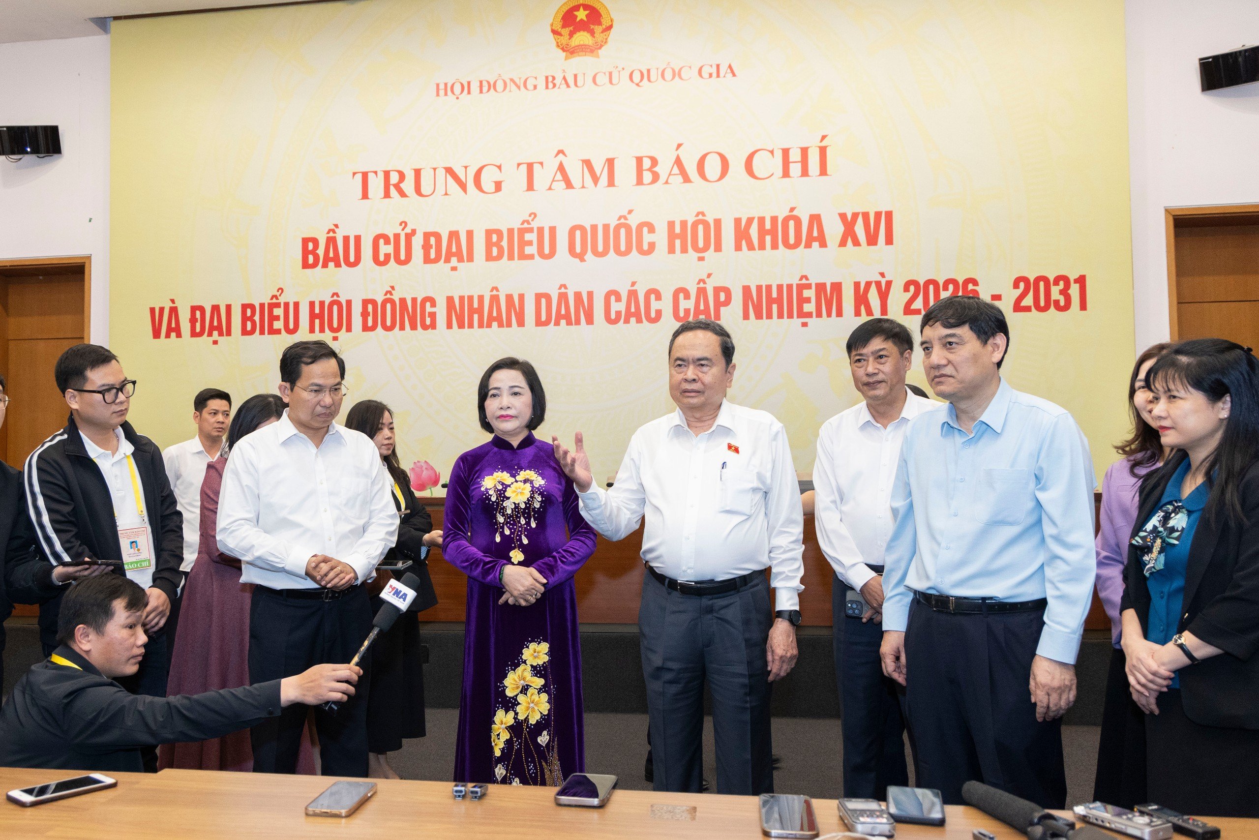 Nhiều địa phương đã đạt tỉ lệ trên 90% cử tri hoàn thành việc bỏ phiếu bầu cử - Ảnh 2.
