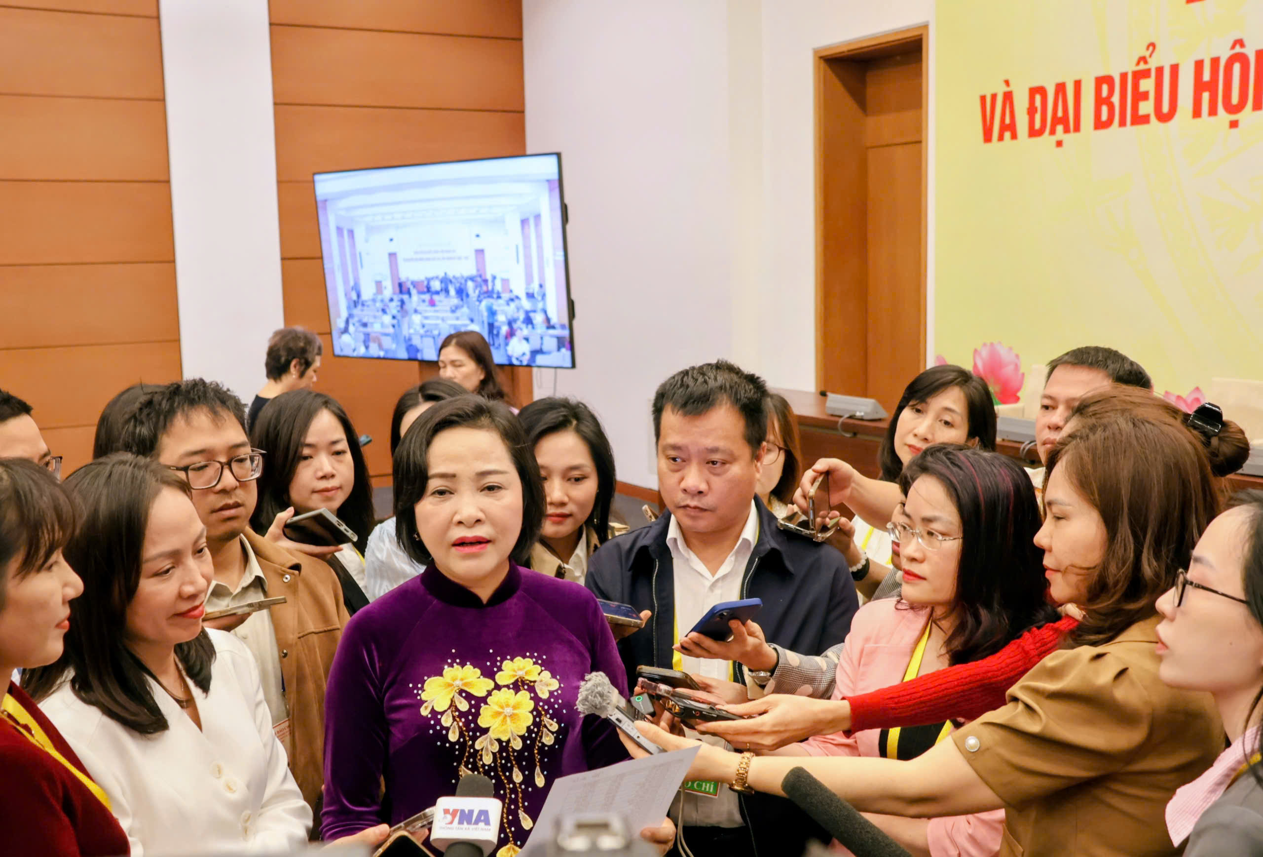 Nhiều điểm bầu cử đã có 100% cử tri đi bỏ phiếu - Ảnh 1.