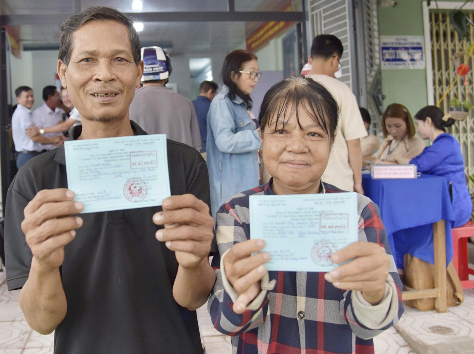 CLIP: Rộn ràng ngày bầu cử tại Cần Thơ, Vĩnh Long, An Giang, Tây Ninh - Ảnh 31.