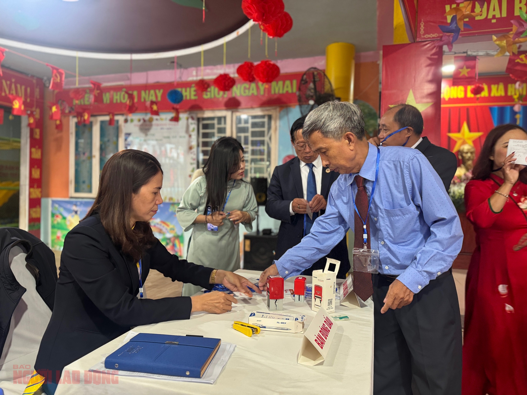 Phó Chủ tịch Quốc hội Trần Quang Phương tham gia bầu cử tại Đà Nẵng 2026 - Ảnh 4. Phó Chủ tịch Quốc hội Trần Quang Phương tham gia bầu cử tại Đà Nẵng 2026 - Ảnh 4.