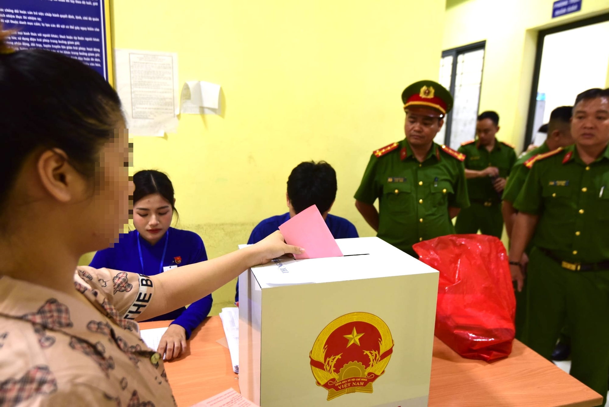 Những cử tri đặc biệt tại TPHCM - Ảnh 9.