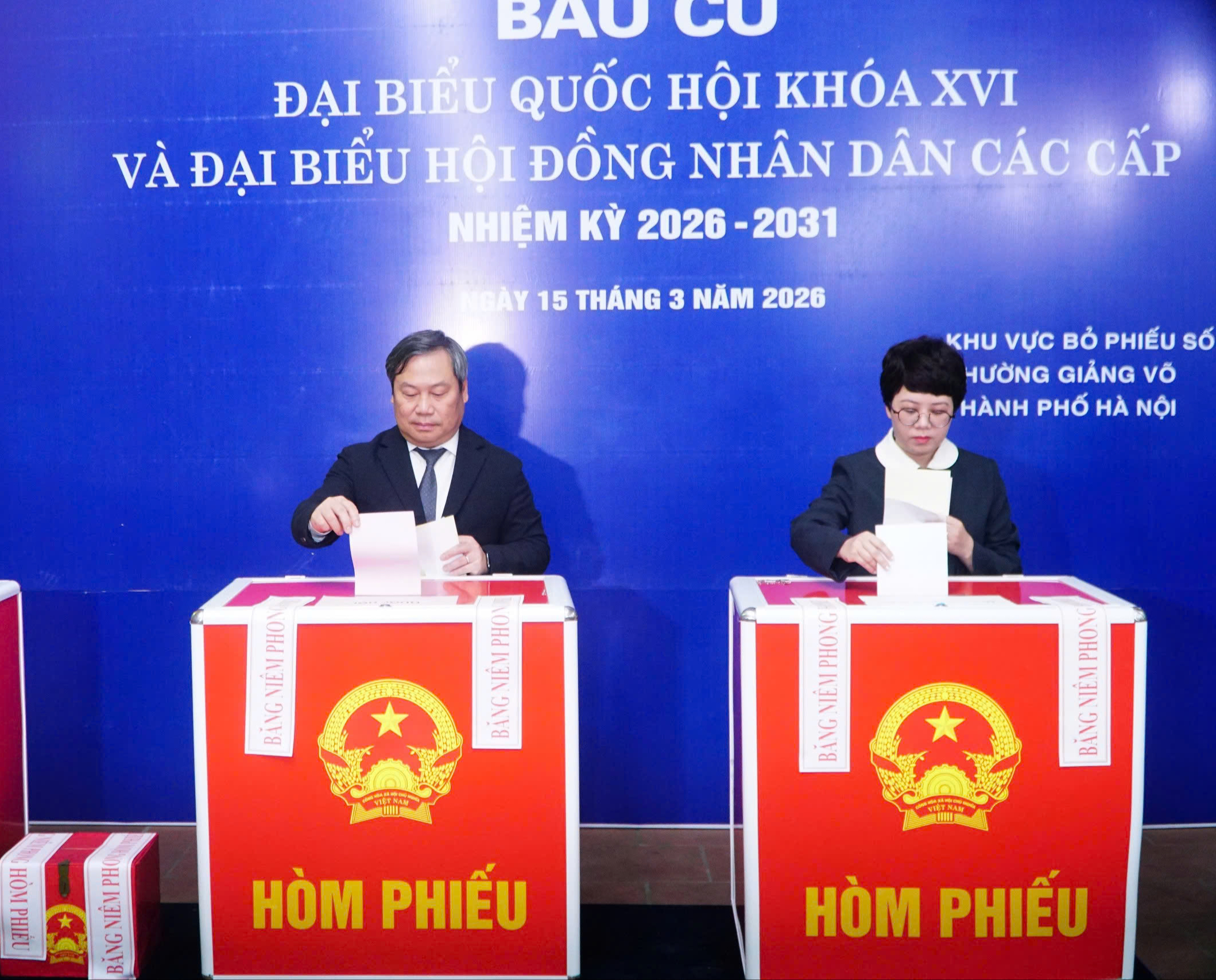 Tổng Bí thư Tô Lâm bỏ phiếu tại phường Ba Đình - Ảnh 1.