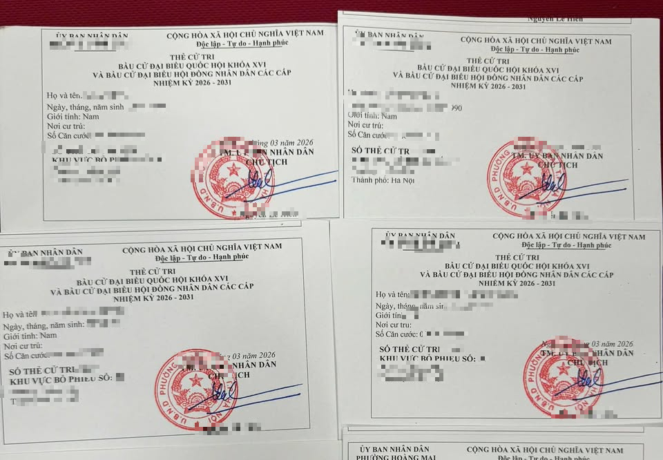 Bộ Công an, chuyên gia cảnh báo rủi ro khó lường khi đăng ảnh thẻ cử tri lên mạng xã hội - Ảnh 1.