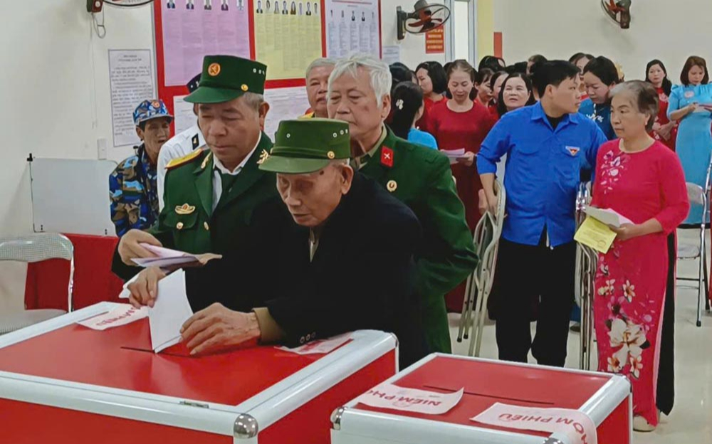Gần 79 triệu cử tri cả nước đi bầu cử - Ảnh 1.