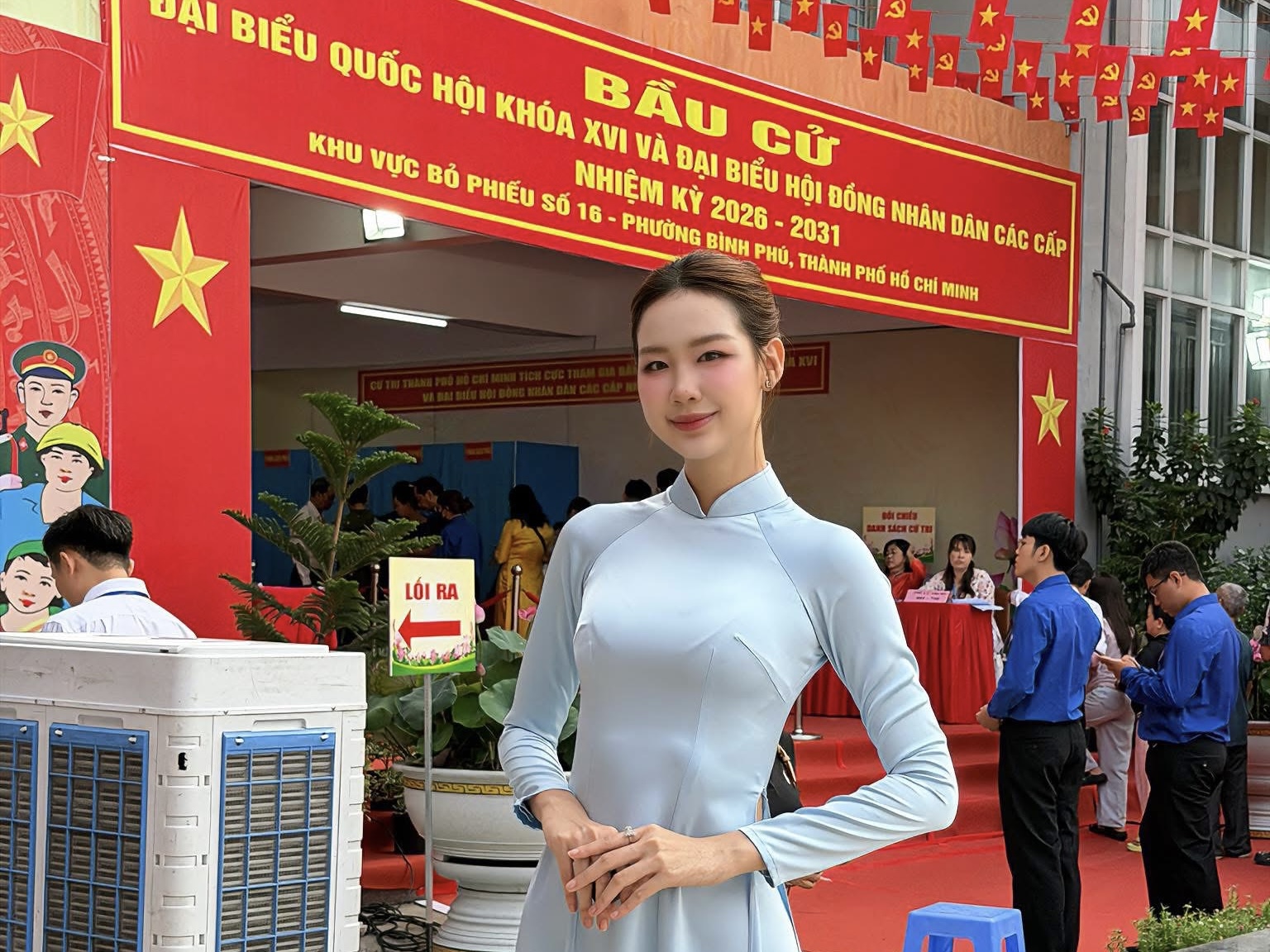 Hoa hậu Thanh Thủy, Bảo Ngọc, cùng nhiều nghệ sĩ đi bầu cử - Ảnh 3.