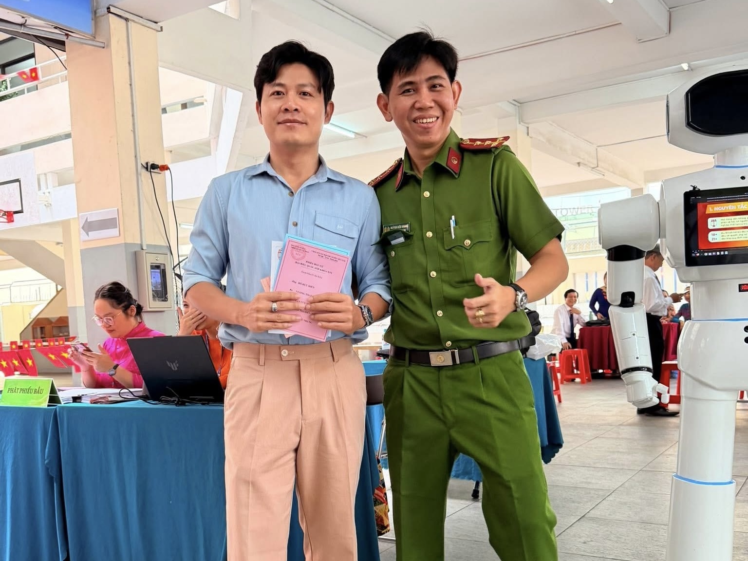 Hoa hậu Thanh Thủy, Bảo Ngọc, cùng nhiều nghệ sĩ đi bầu cử - Ảnh 6.