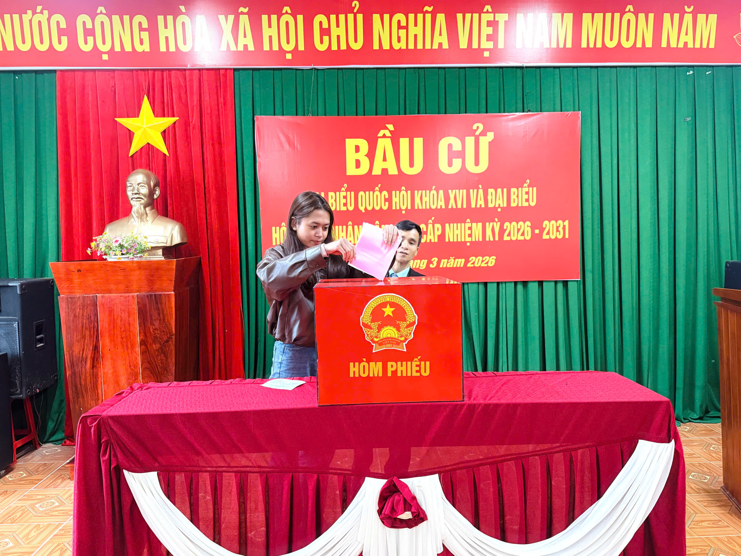 Quảng Trị: Nhiều nơi tỉ lệ cử tri đi bầu cử đạt 100% - Ảnh 4. Quảng Trị: Nhiều nơi tỉ lệ cử tri đi bầu cử đạt 100% - Ảnh 4.