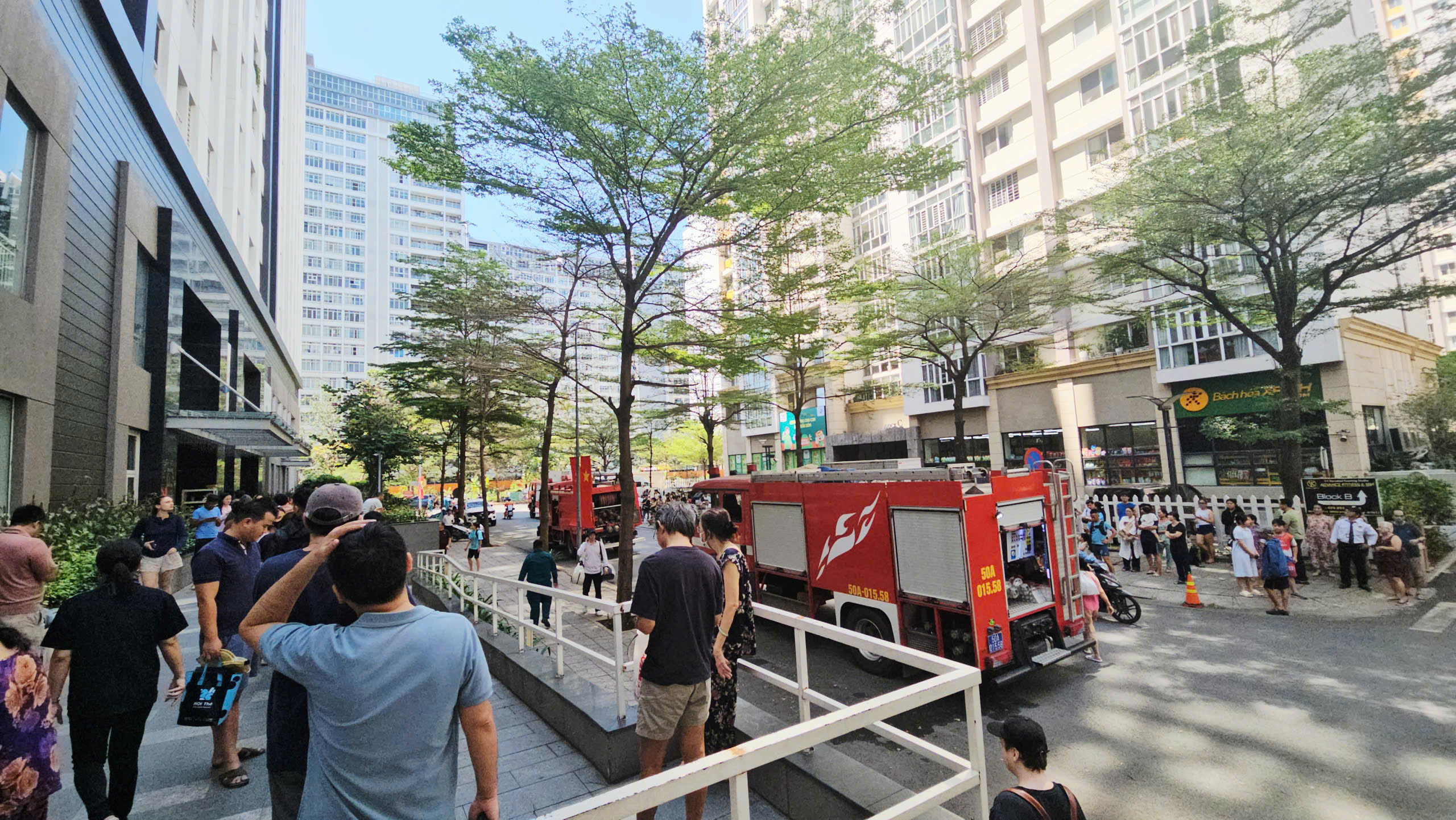 Cháy chung cư TPHCM tại đường Mai Chí Thọ làm cư dân hoảng loạn - Ảnh 4.