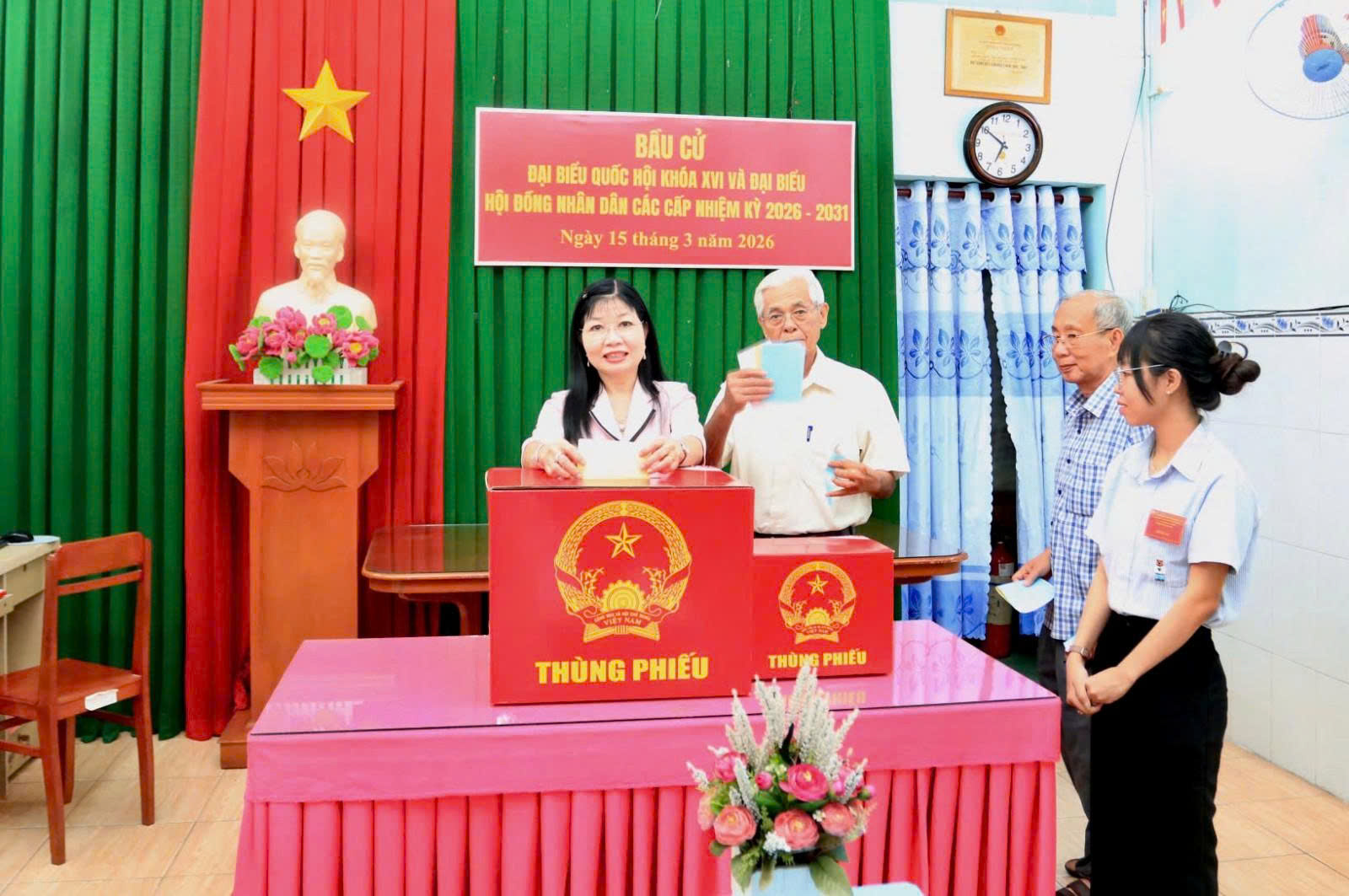 CLIP: Rộn ràng ngày bầu cử tại Cần Thơ, Vĩnh Long, An Giang, Tây Ninh - Ảnh 18.