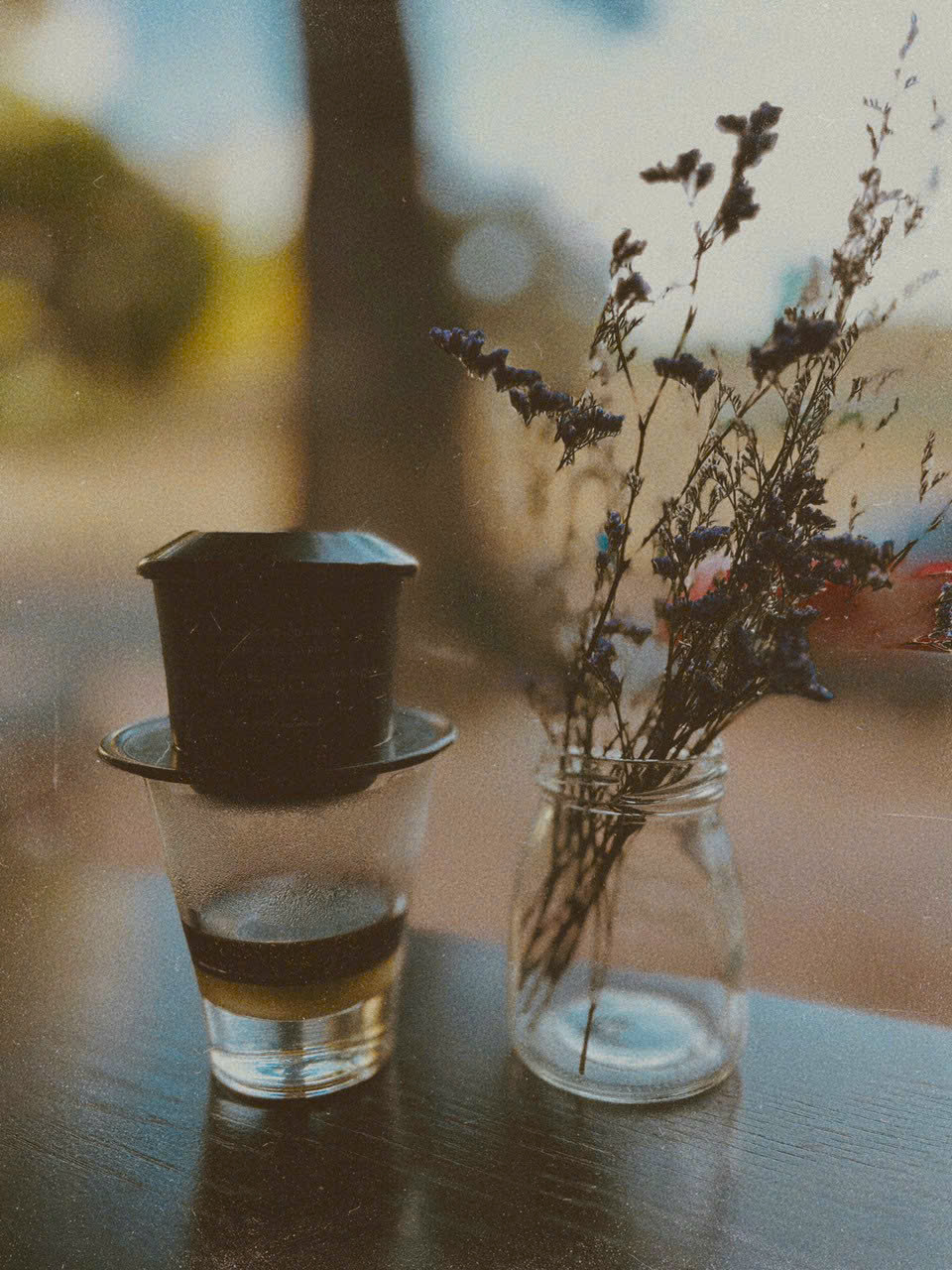 Nghĩa t&igrave;nh dư vị c&agrave; ph&ecirc; - Ảnh 1.