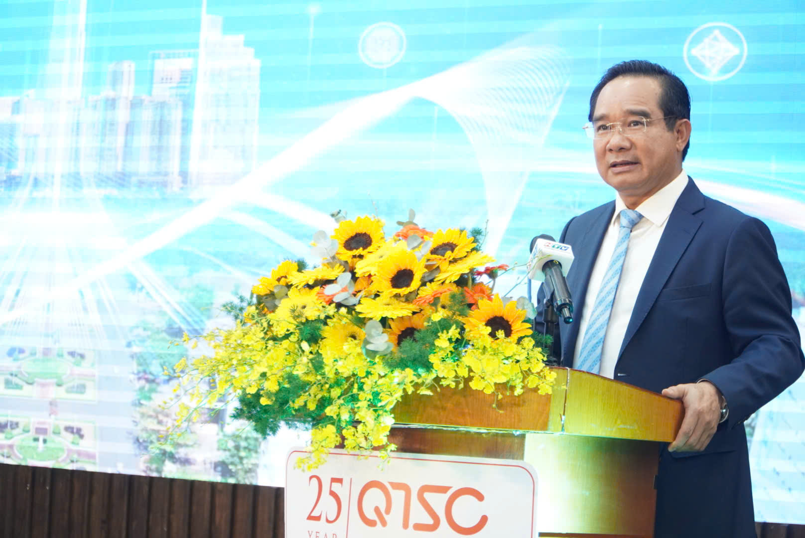 Chủ tịch UBND TPHCM giao 3 