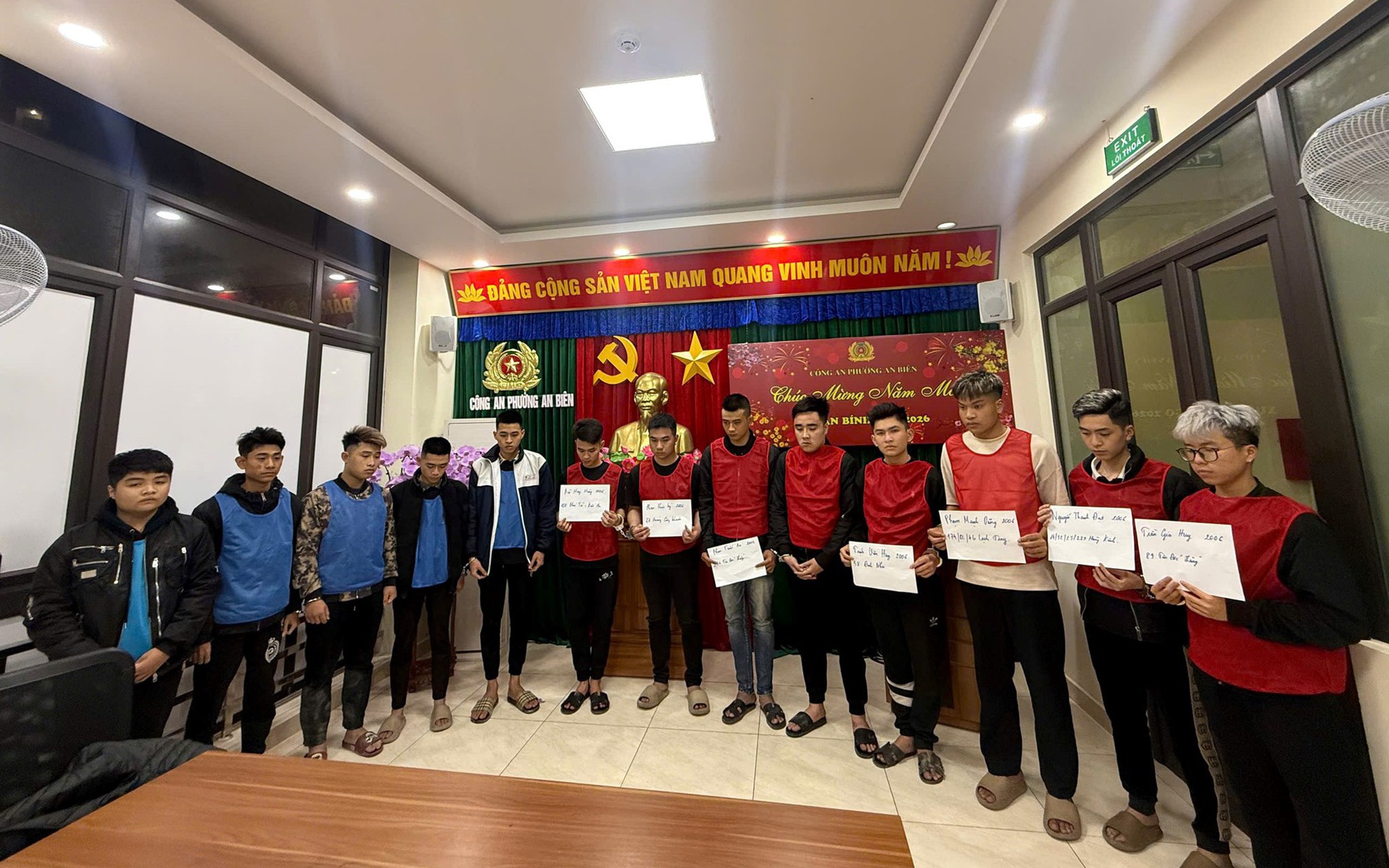 Khởi tố 25 đối tượng trong vụ hơn 40 thanh thiếu ni&ecirc;n tham gia hỗn chiến - Ảnh 2.