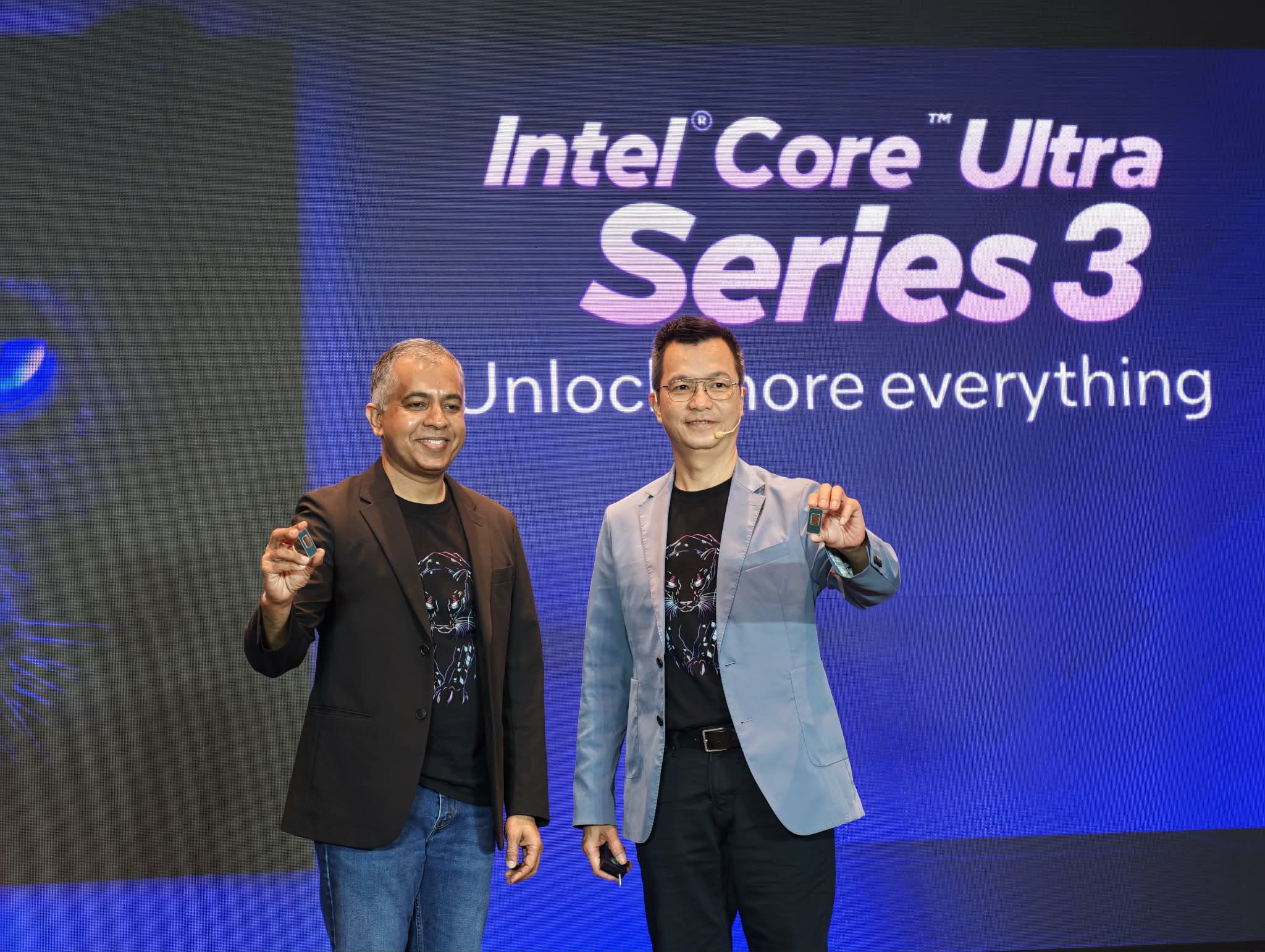 Tập đoàn Intel trình làng vi xử lý được sản xuất trên công nghệ hiện đại thế giới tại Việt Nam - Ảnh 1.