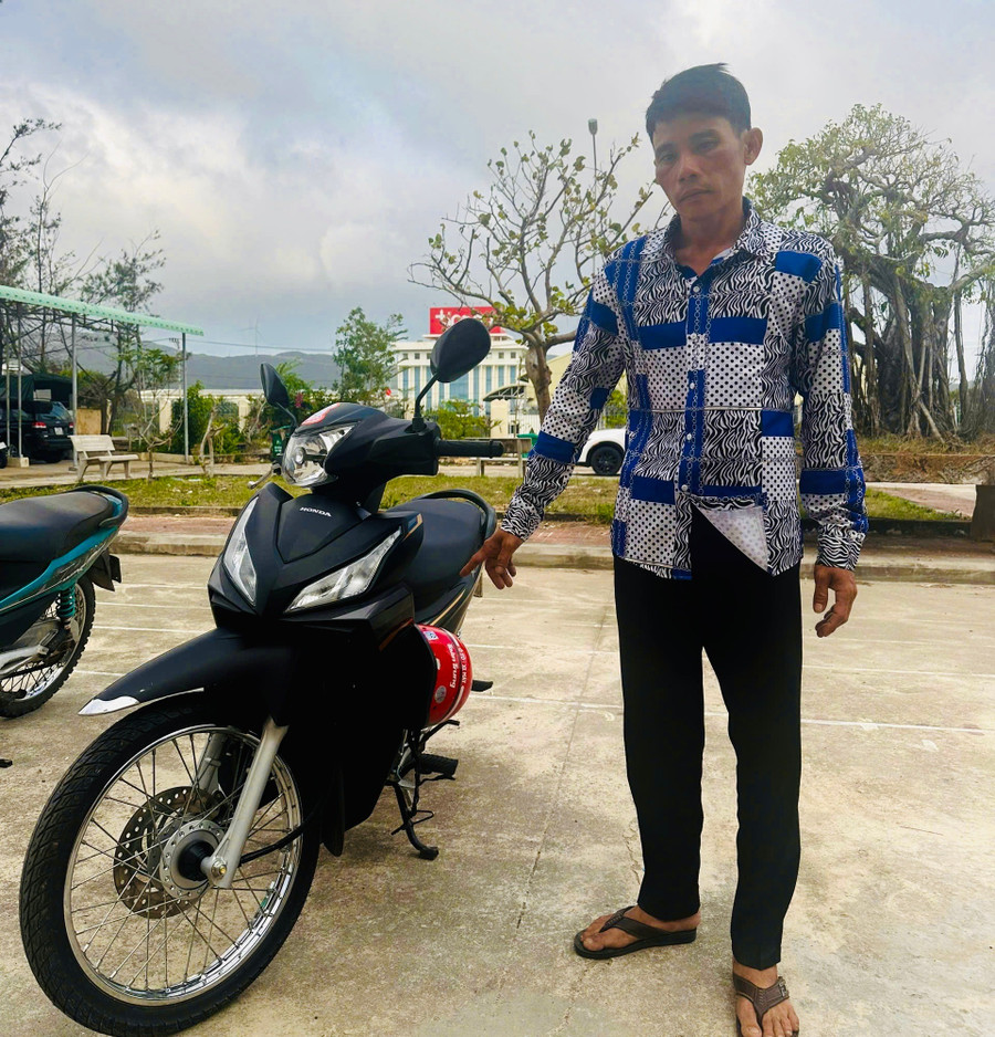 Bắt đối tượng đột nhập nghĩa trang liệt sĩ trộm cắp tài sản - Ảnh 1.