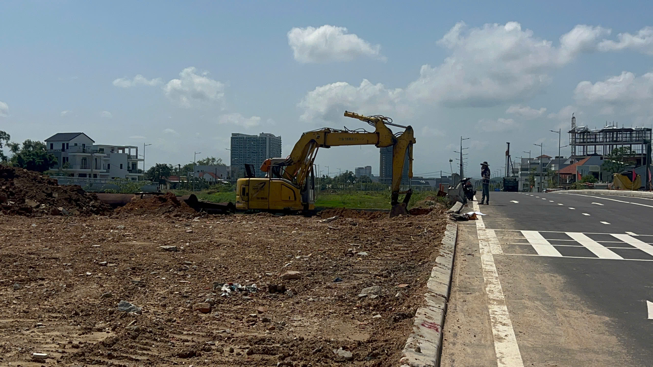 Nh&agrave; thầu ở Huế bị đề nghị chấm dứt hợp đồng v&igrave; chậm tiến độ thi c&ocirc;ng - Ảnh 2.