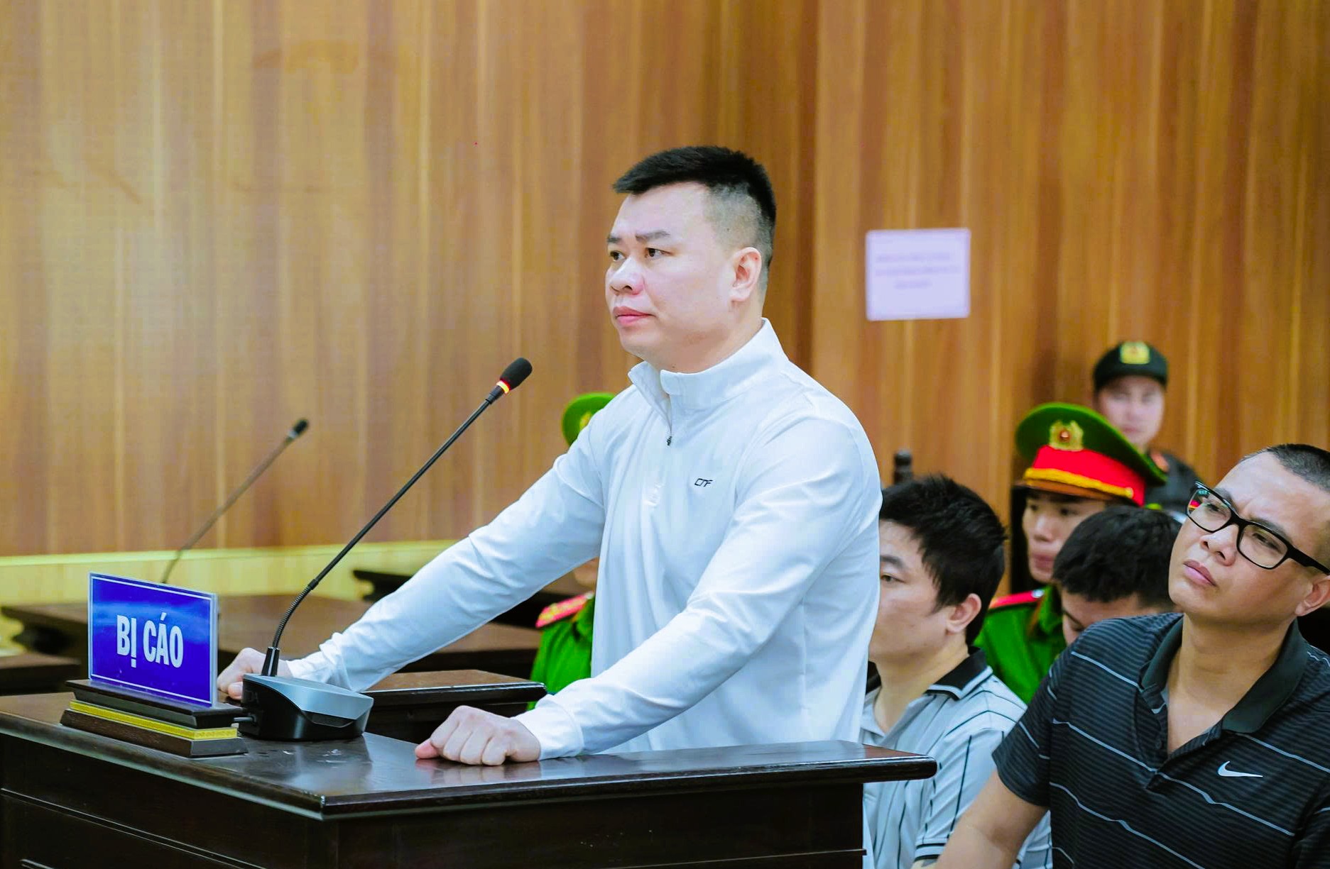 Bất thường món 