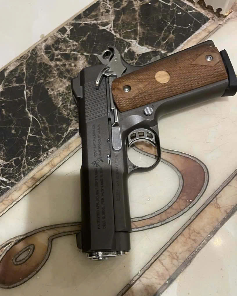 Làm rõ vụ nổ súng Vĩnh Long: Điều tra nhóm gây rối tại khách sạn - Ảnh 1.