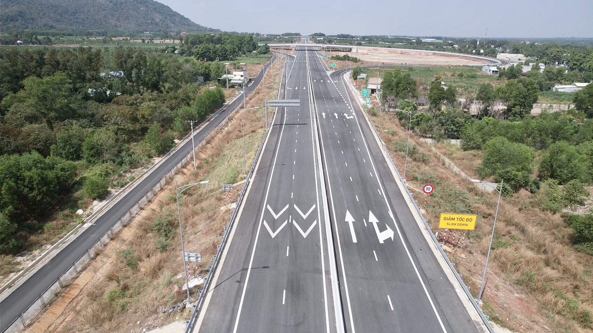 Diện mạo cao tốc Bi&ecirc;n H&ograve;a - Vũng T&agrave;u trước ng&agrave;y th&ocirc;ng xe - Ảnh 1.