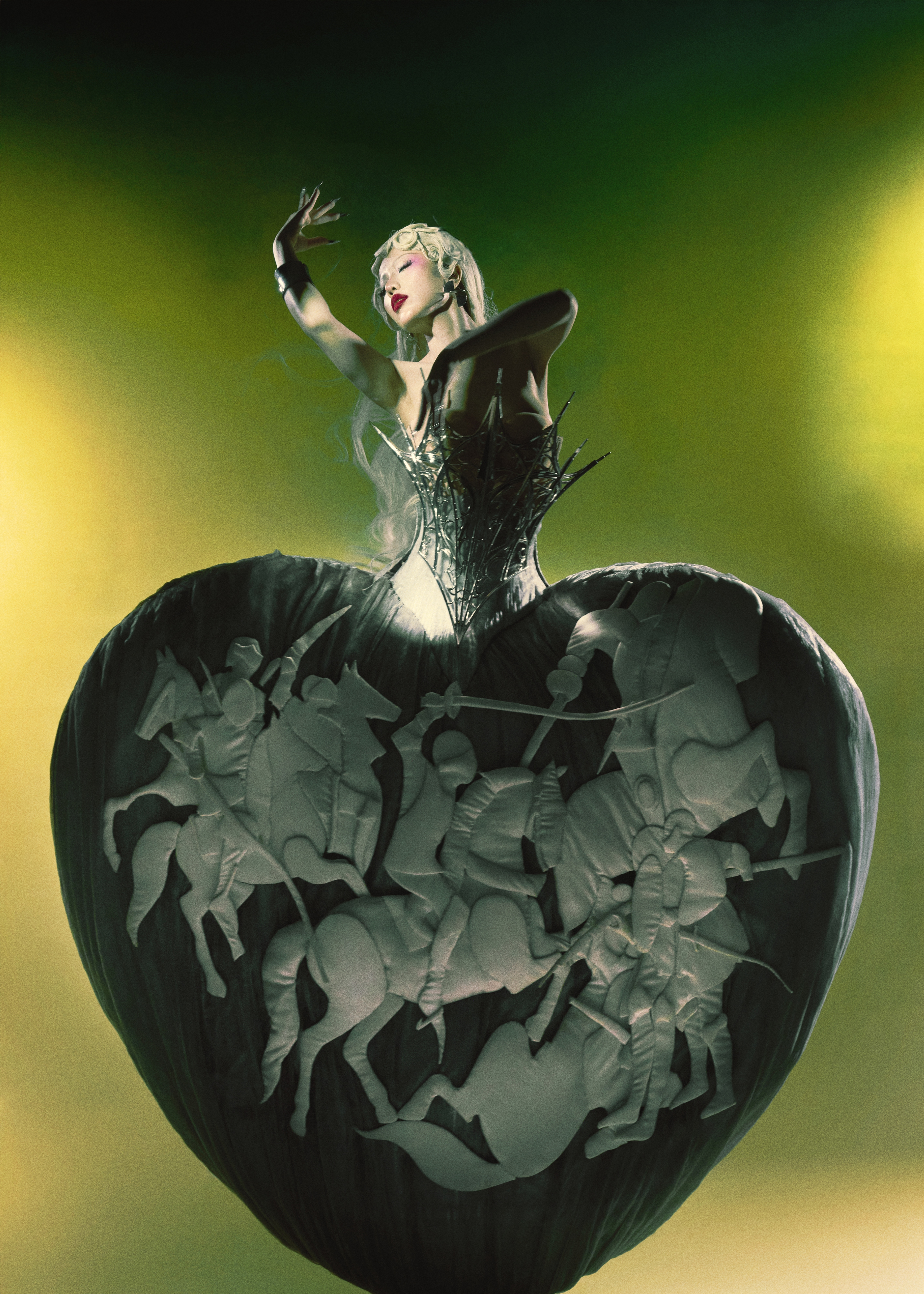 Phùng Khánh Linh với món quà đặc biệt  - Ảnh 2.