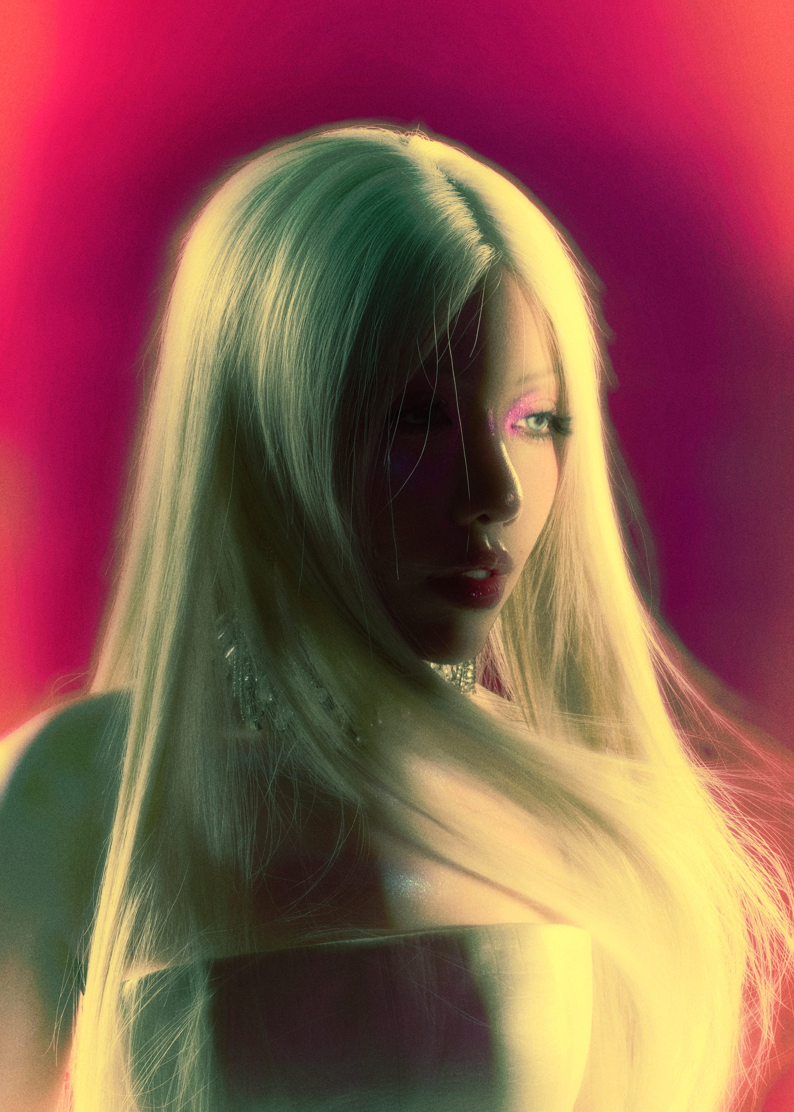 Phùng Khánh Linh với món quà đặc biệt  - Ảnh 3.