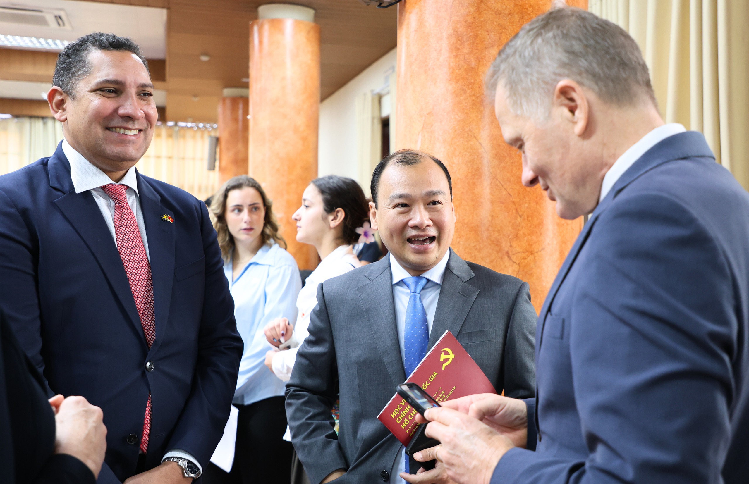 C&aacute;c nước Bắc &Acirc;u chia sẻ kinh nghiệm ph&acirc;n cấp trong kỷ nguy&ecirc;n số - Ảnh 11.