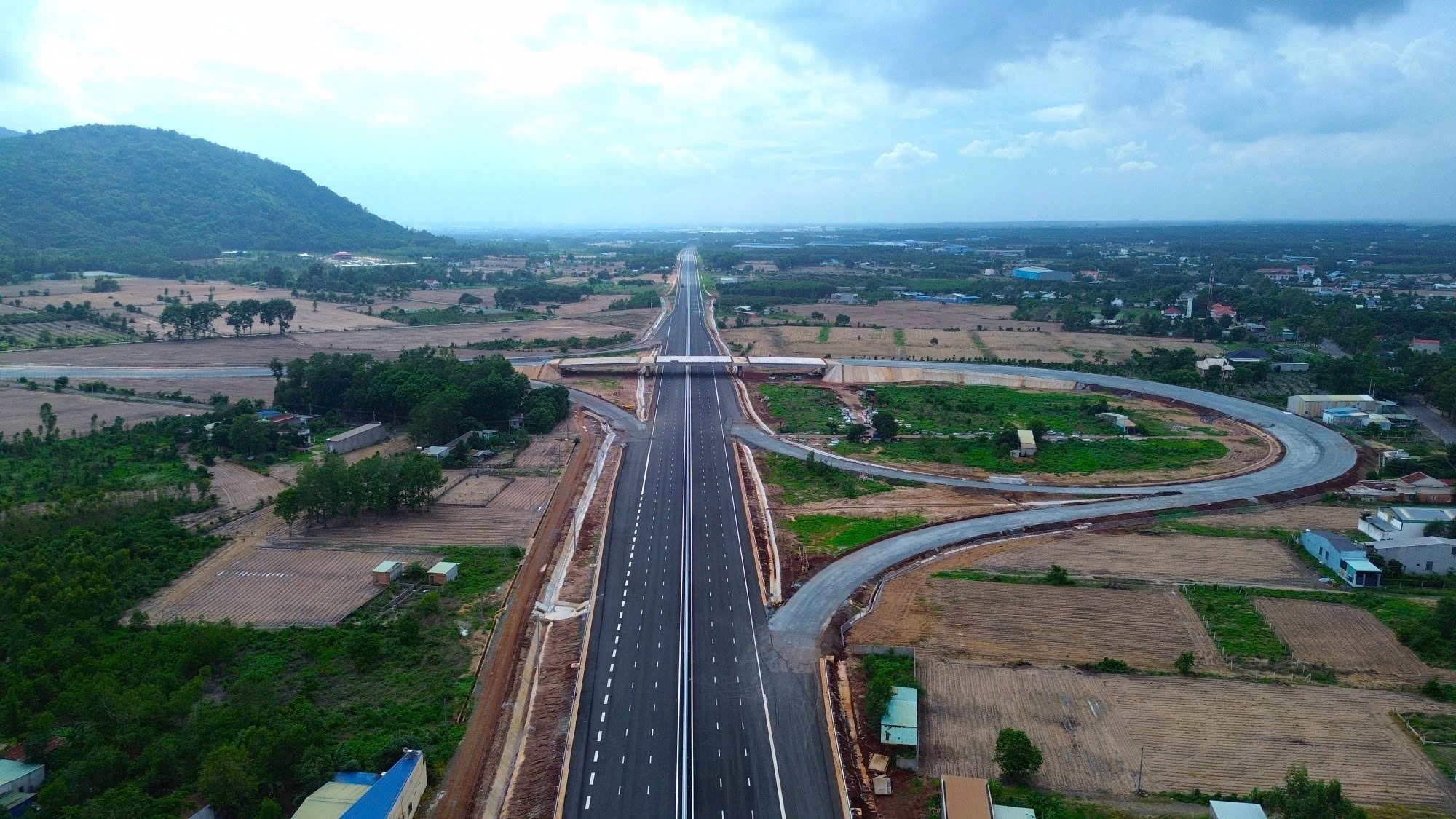 Diện mạo cao tốc Bi&ecirc;n H&ograve;a - Vũng T&agrave;u trước ng&agrave;y th&ocirc;ng xe - Ảnh 8.