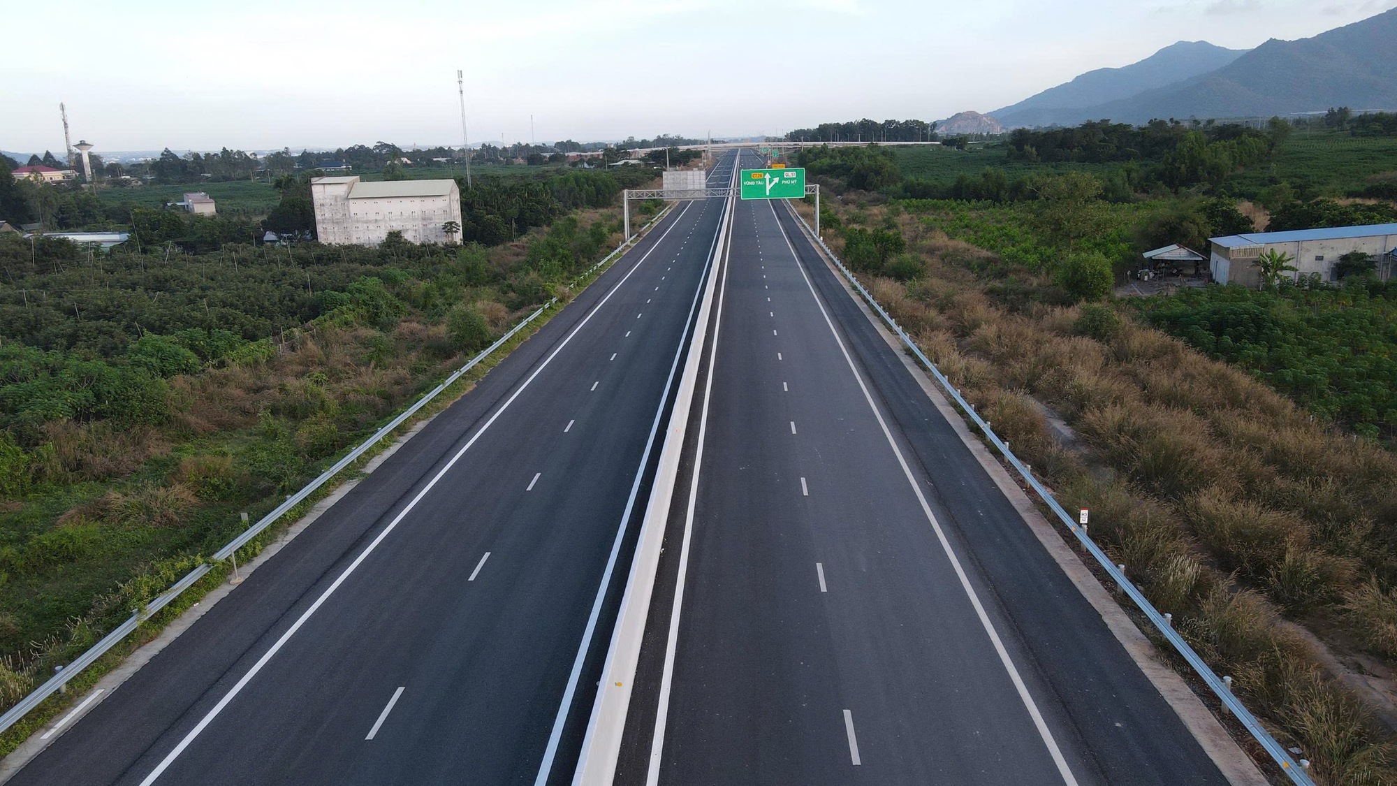 Diện mạo cao tốc Bi&ecirc;n H&ograve;a - Vũng T&agrave;u trước ng&agrave;y th&ocirc;ng xe - Ảnh 2.