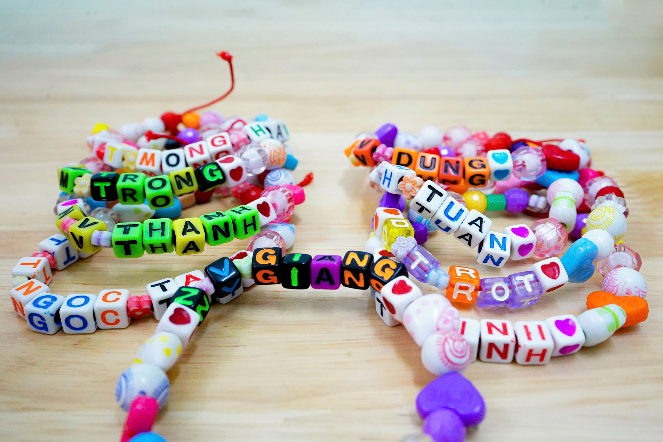 Lần đầu thổi nến ở tuổi 60: M&oacute;n qu&agrave; sinh nhật rơi nước mắt của bệnh nh&acirc;n chạy thận - Ảnh 3.