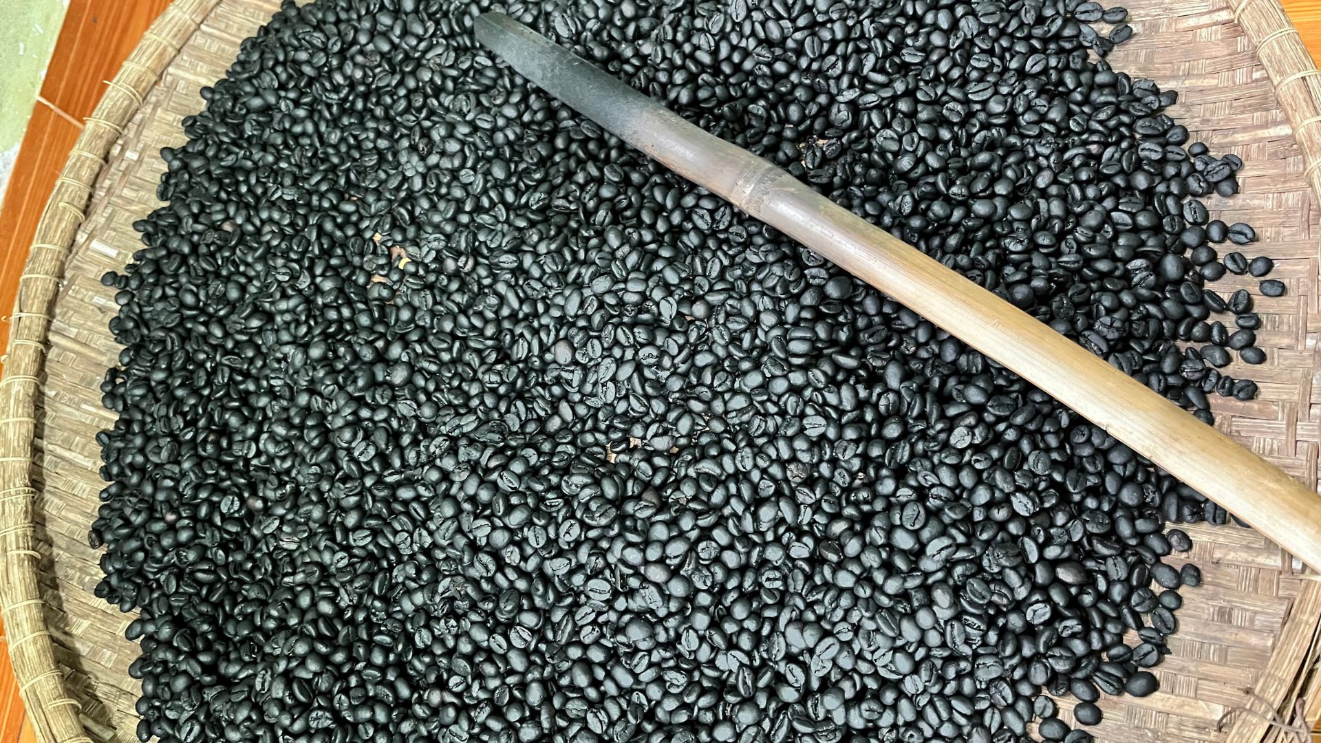 Cà phê rang củi - hương vị mộc mạc từ buôn làng - Ảnh 5.