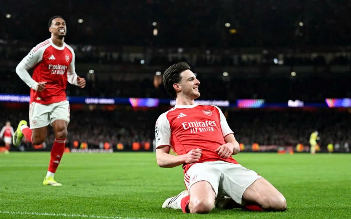 Khó tin: Cựu vô địch Champions League tái xuất sân cỏ ở tuổi 55 - Ảnh 3.