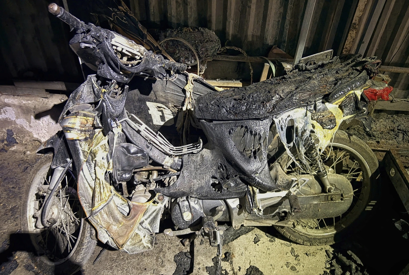 Cháy quán cà phê hát cho nhau nghe ở Hà Nội: Nguyên nhân và thiệt hại - Ảnh 2.