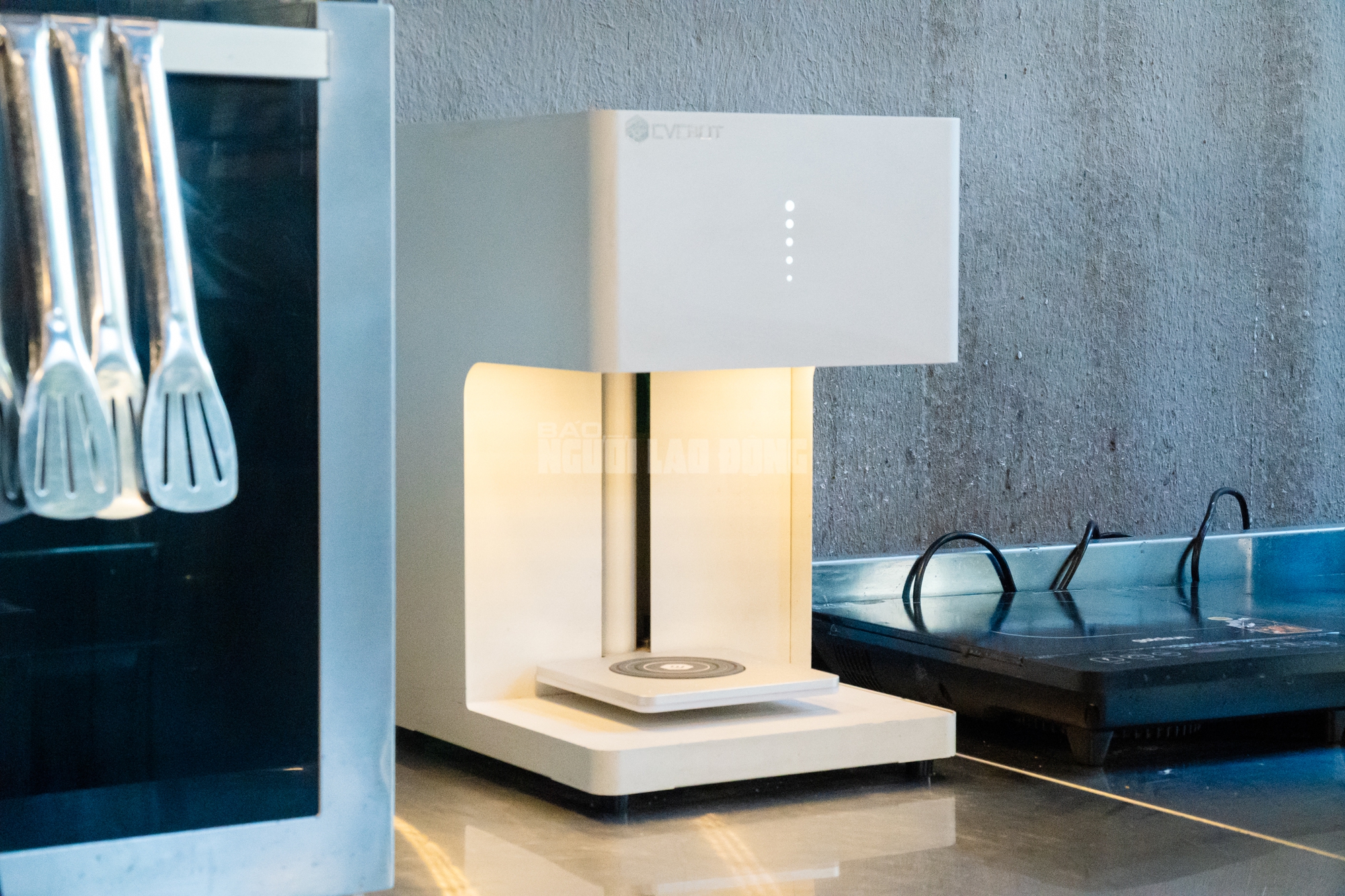 VIDEO: Trải nghiệm in hình lên ly nước khiến giới trẻ thích thú - Ảnh 2.