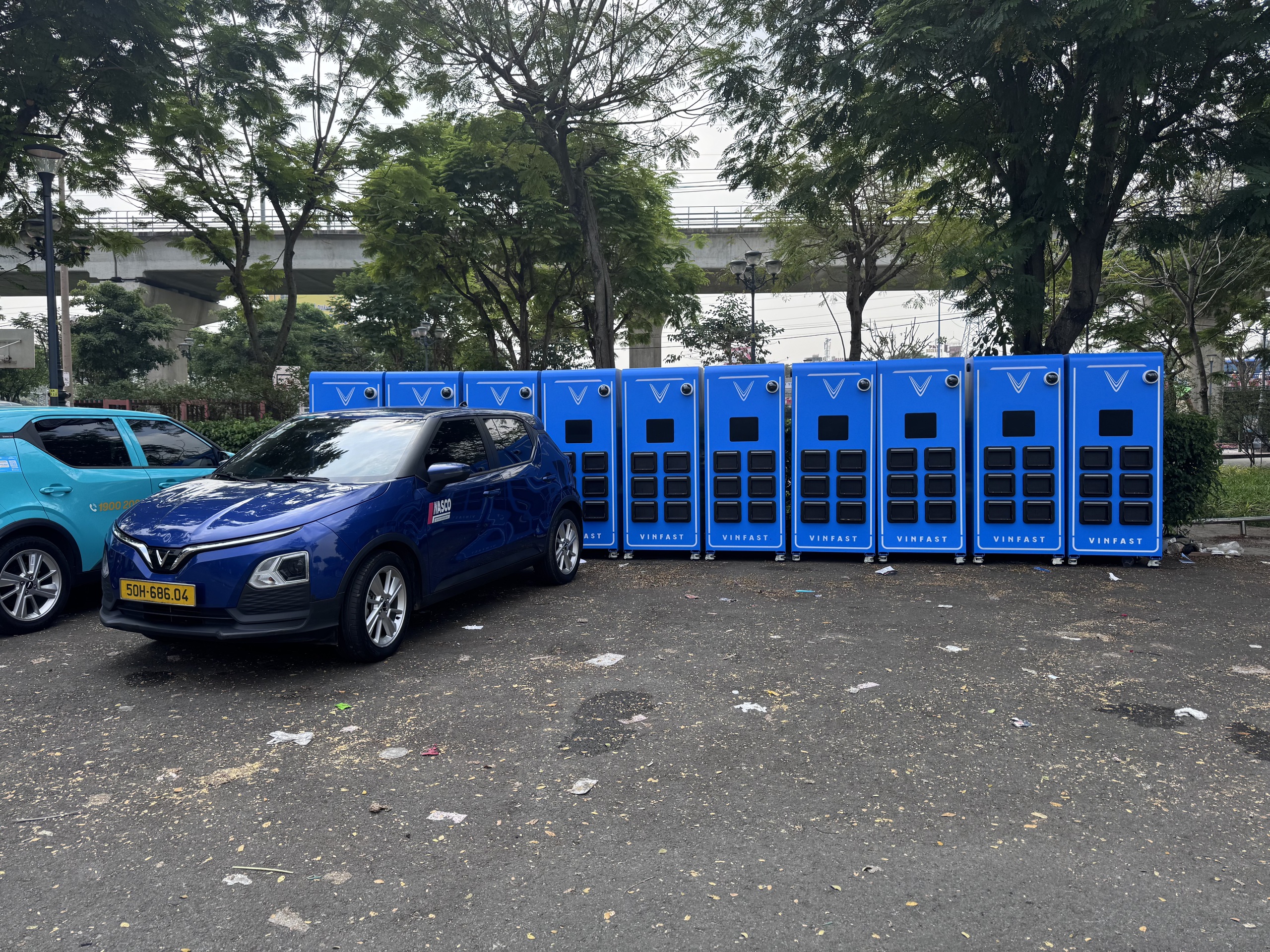 Nhu cầu lắp trạm sạc và tủ đổi pin xe điện bùng nổ năm 2026 - Ảnh 3.