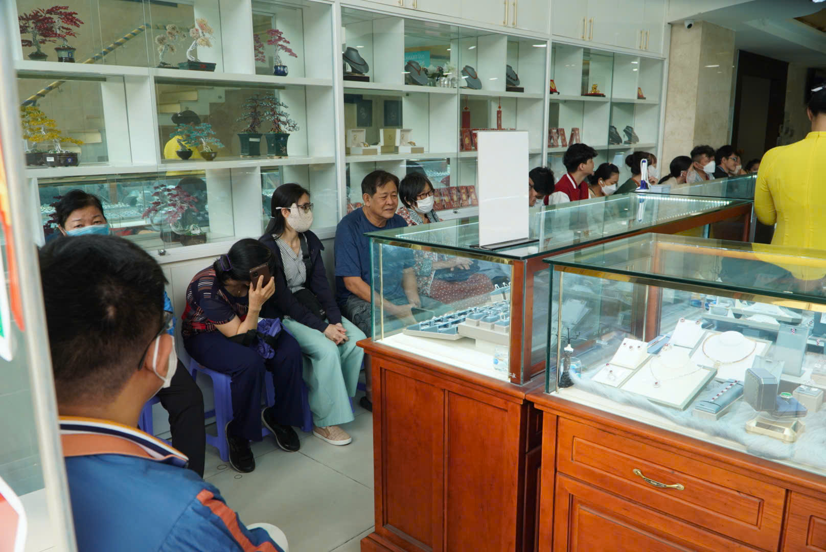 Giá vàng giảm sâu , giá bạc lao dốc không phanh ngày 19 - 3 - 2026 - Ảnh 3.