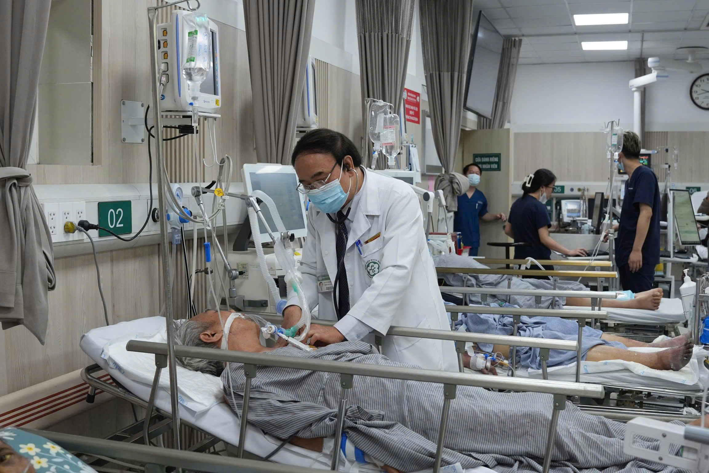 Nguy kịch vì triền miên quá chén - Ảnh 1.