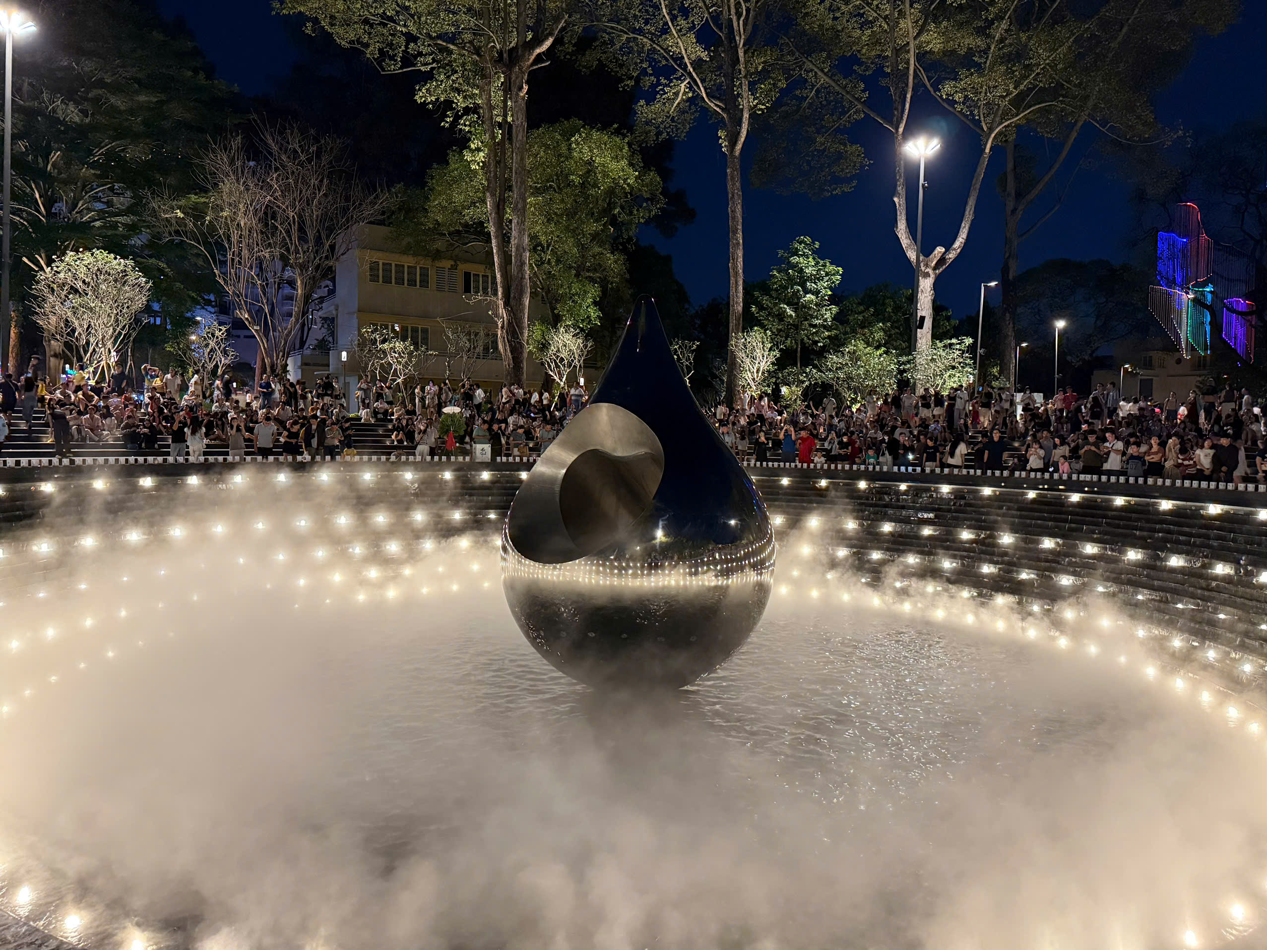 Mãn nhãn với màn trình diễn nhạc nước tại công viên số 1 Lý Thái Tổ - Ảnh 4.