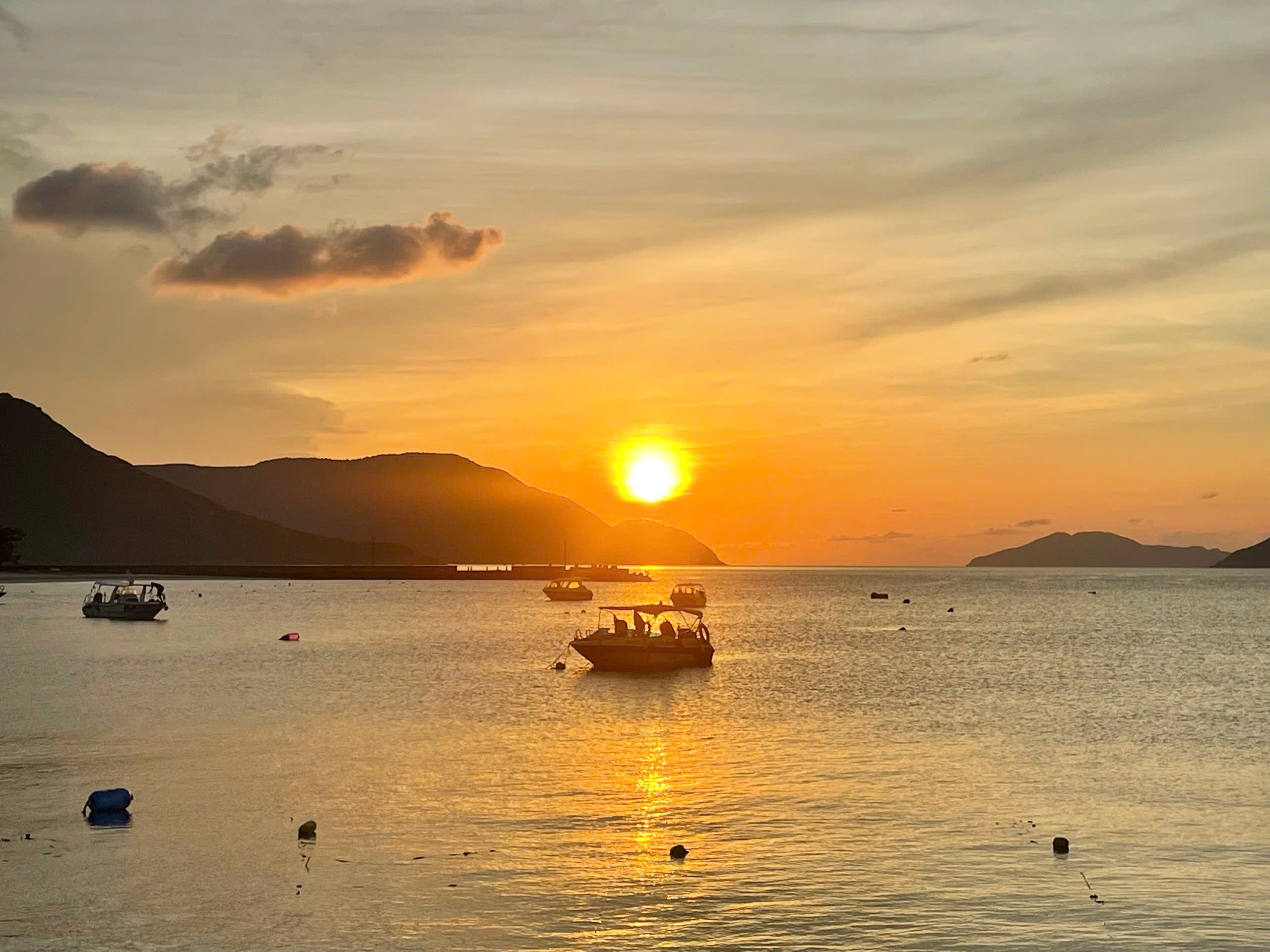 C&ocirc;n Đảo bước v&agrave;o "m&ugrave;a đẹp nhất năm" - Ảnh 12.