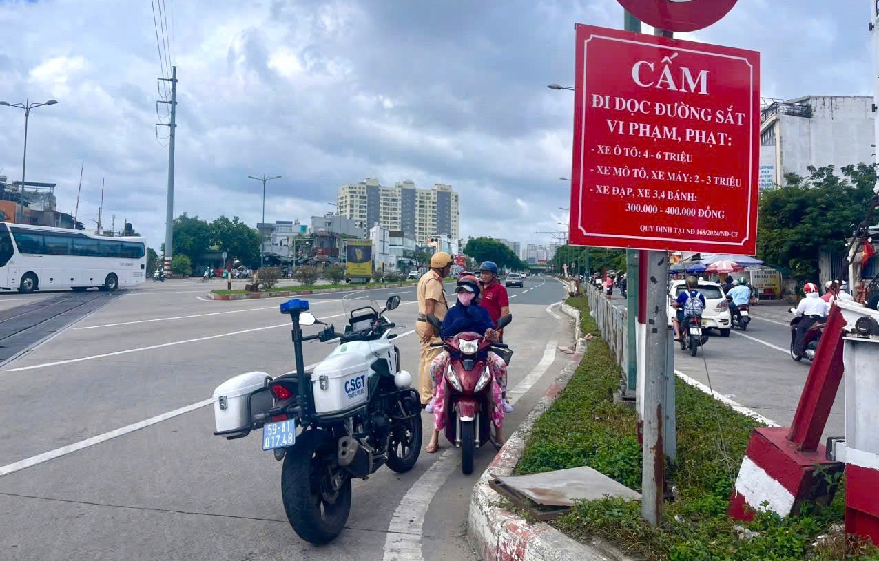 TPHCM: Tra cứu 111 xe máy bị phạt nguội trên đường Phạm Văn Đồng - Ảnh 1.