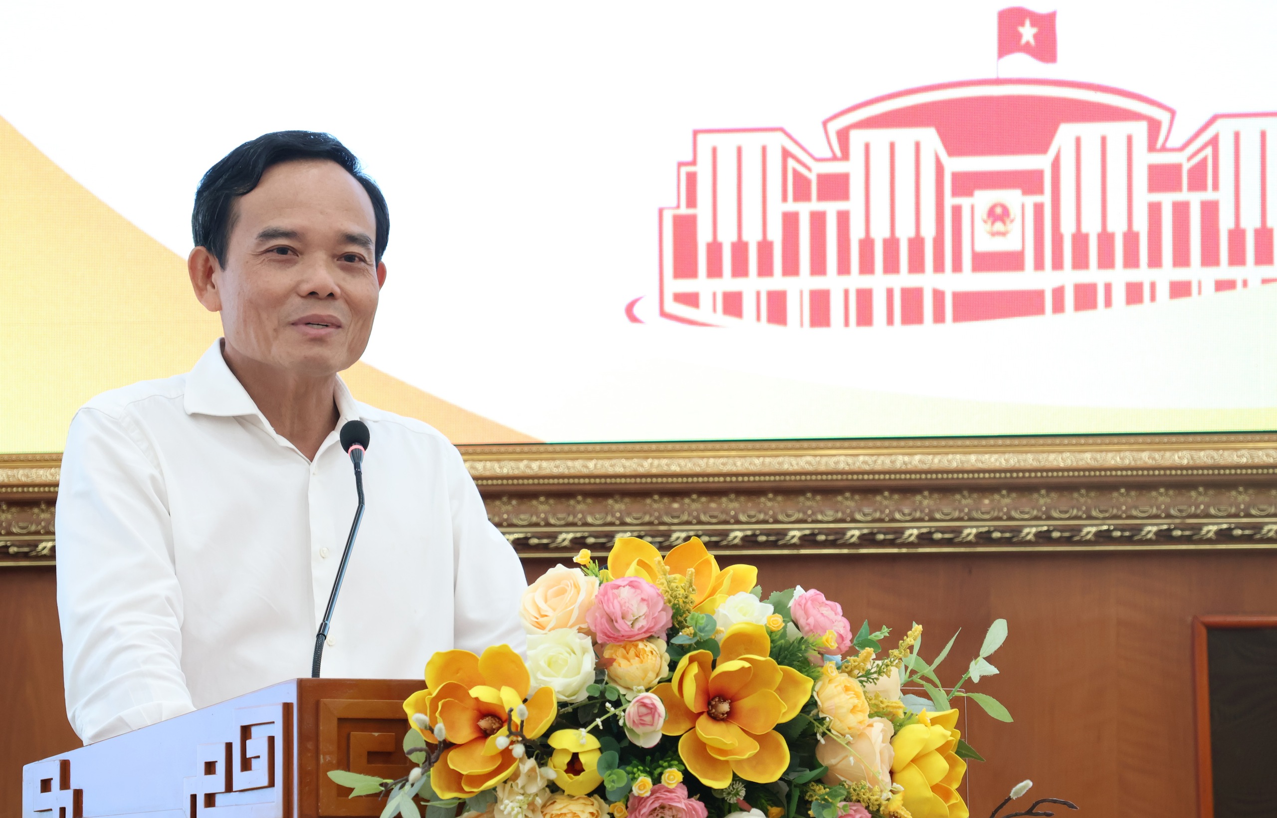 B&iacute; thư Th&agrave;nh ủy TPHCM hứa với cử tri: Metro số 2 sẽ nhanh hơn Metro số 1 - Ảnh 3.