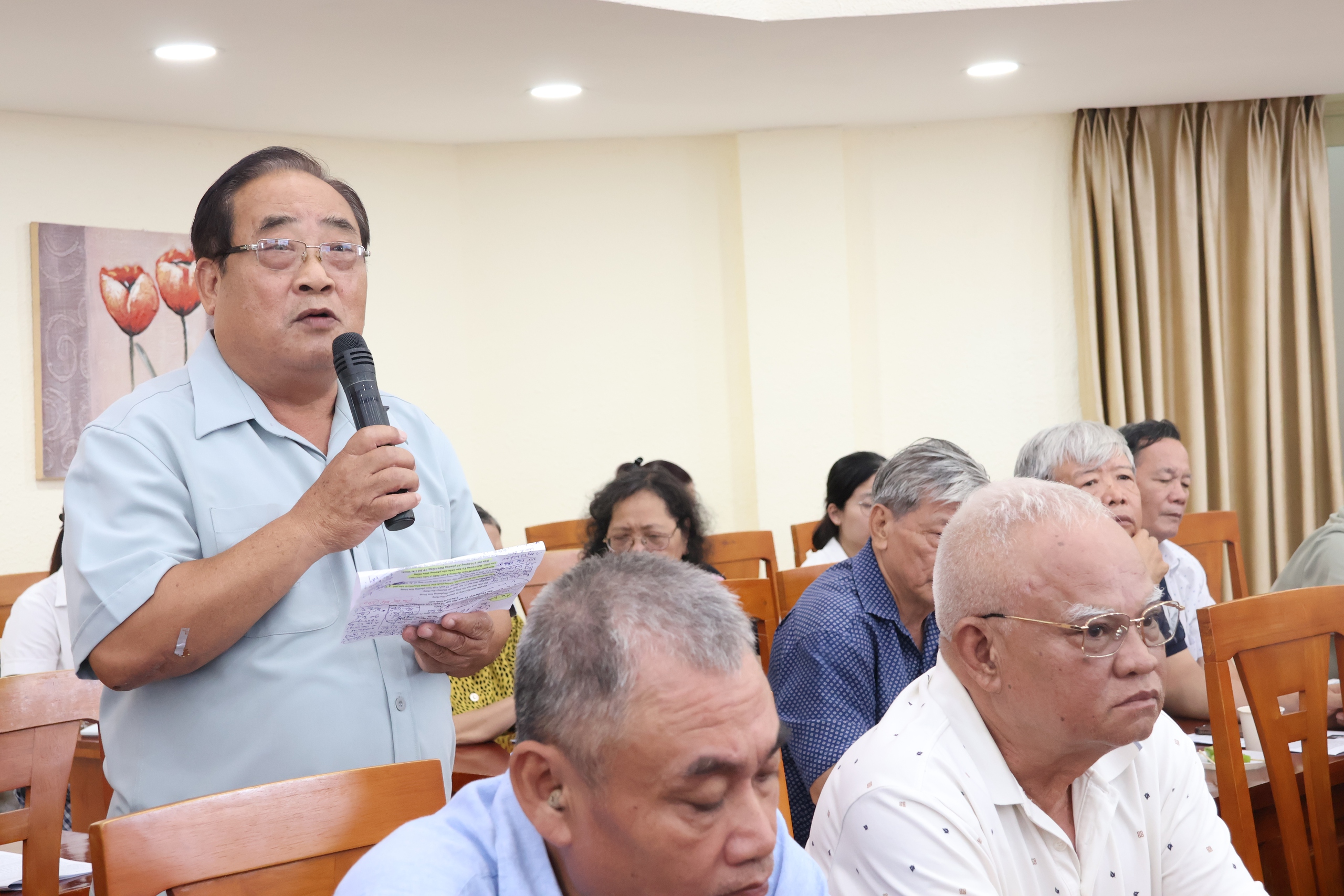 B&iacute; thư Th&agrave;nh ủy TPHCM hứa với cử tri: Metro số 2 sẽ nhanh hơn Metro số 1 - Ảnh 2.