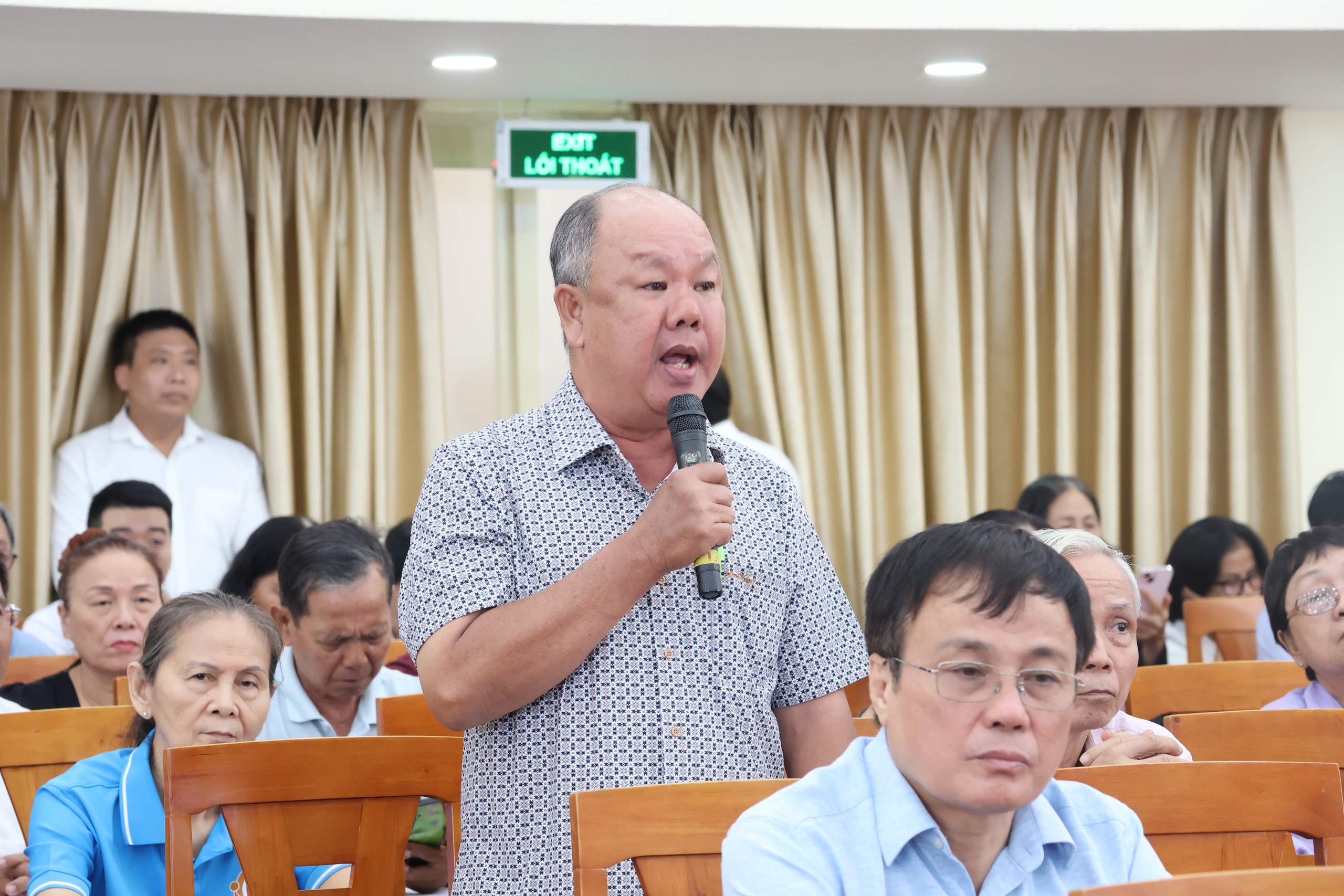 B&iacute; thư Th&agrave;nh ủy TPHCM hứa với cử tri: Metro số 2 sẽ nhanh hơn Metro số 1 - Ảnh 7.