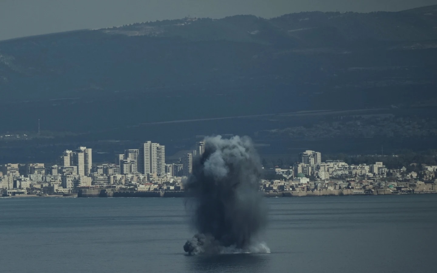 Mỹ &ldquo;tất tay&rdquo; với Iran bằng kho vũ kh&iacute; &ldquo;si&ecirc;u đẳng cấp&rdquo; - Ảnh 8.