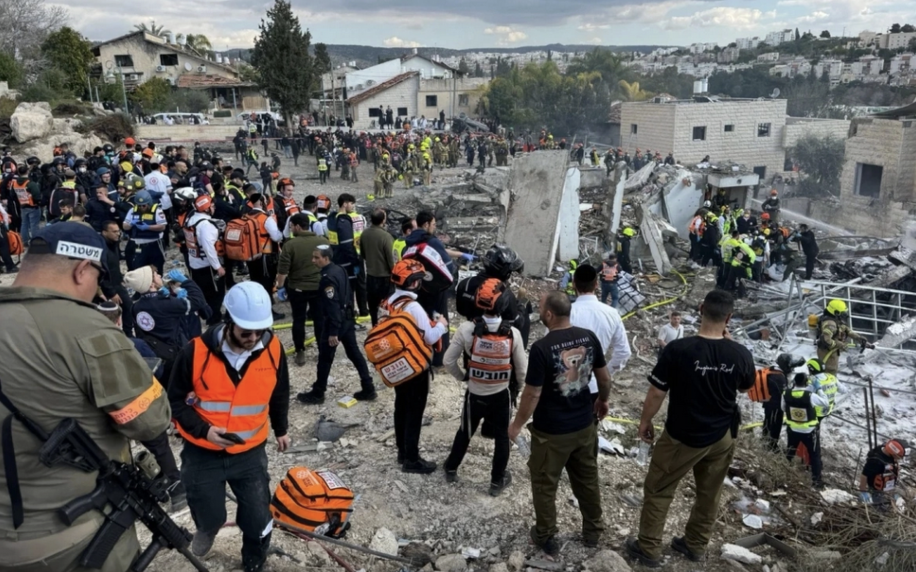 Du khách Việt mắc kẹt ở Trung Đông: Khủng hoảng ảnh hưởng đến kinh tế và du lịch - Ảnh 1. Du khách Việt mắc kẹt ở Trung Đông: Khủng hoảng ảnh hưởng đến kinh tế và du lịch - Ảnh 1.