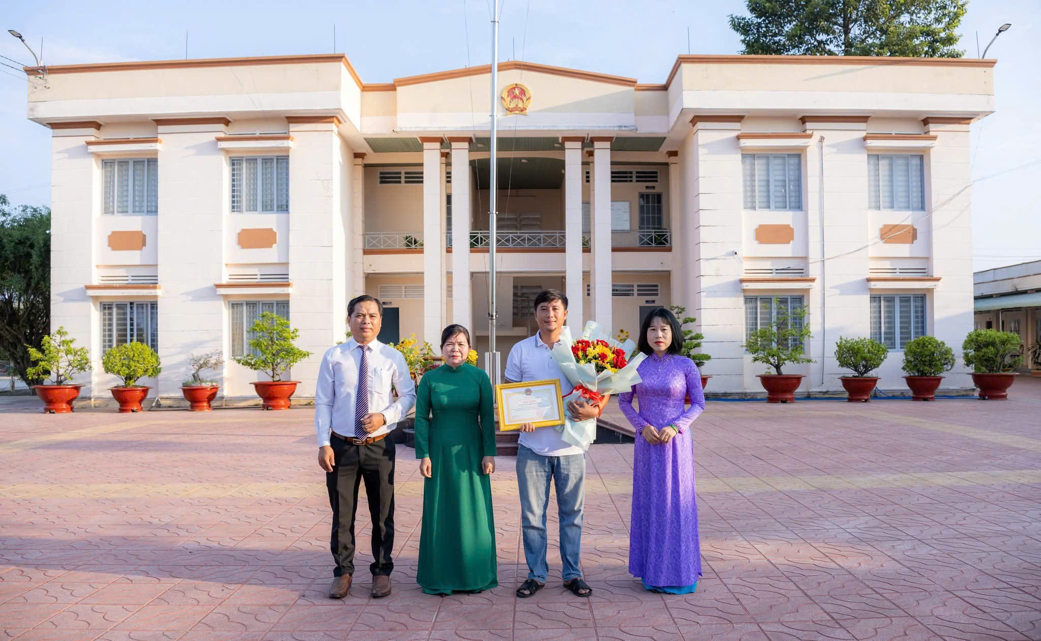 Khen thưởng nam thanh niên giành lại sự sống cho bé trai ở Tây Ninh - Ảnh 1.