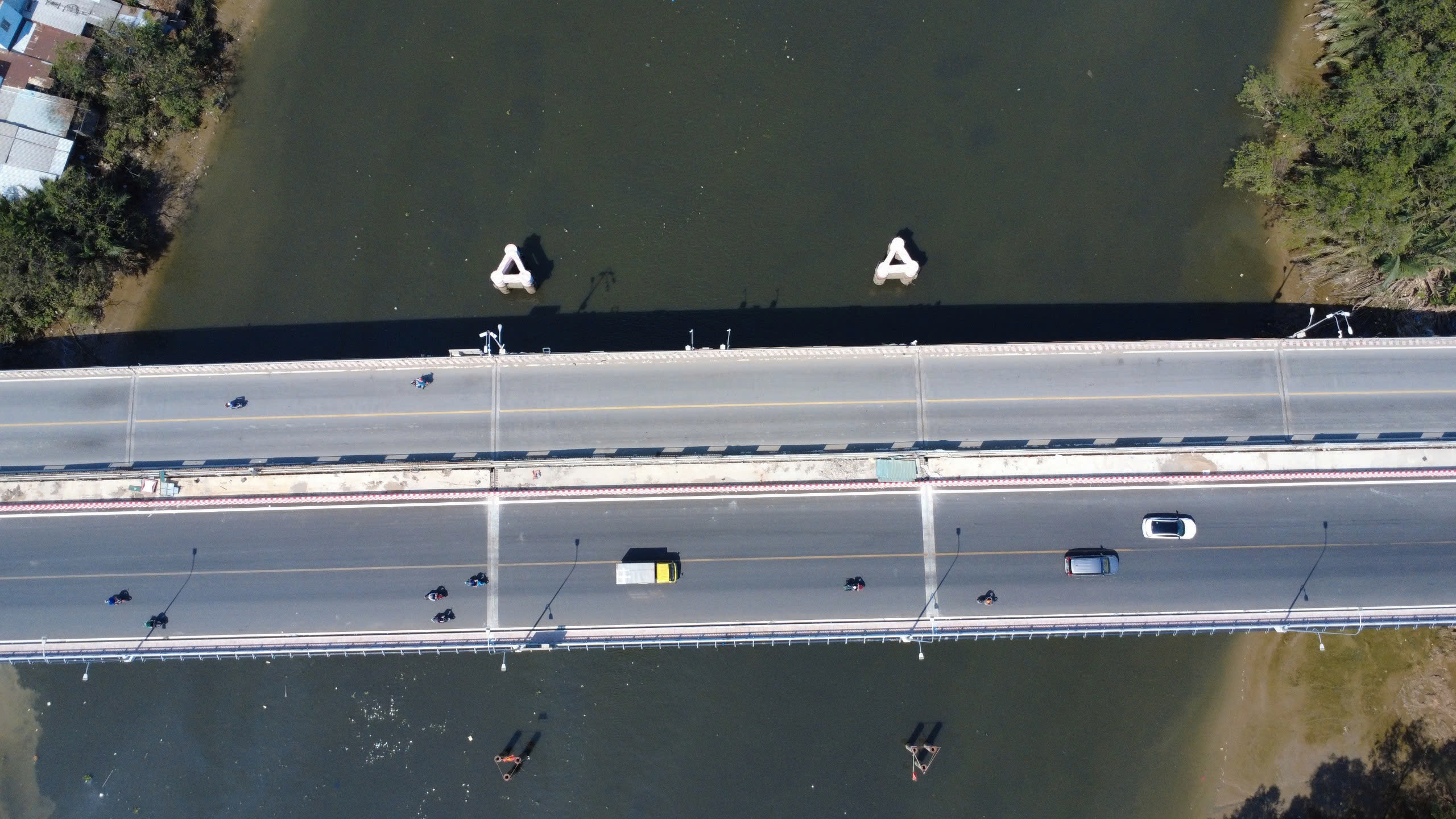 Th&ocirc;ng xe tạm cầu &Ocirc;ng Th&igrave;n th&uacute;c đẩy mở rộng Quốc lộ 50 năm 2026 - Ảnh 2.