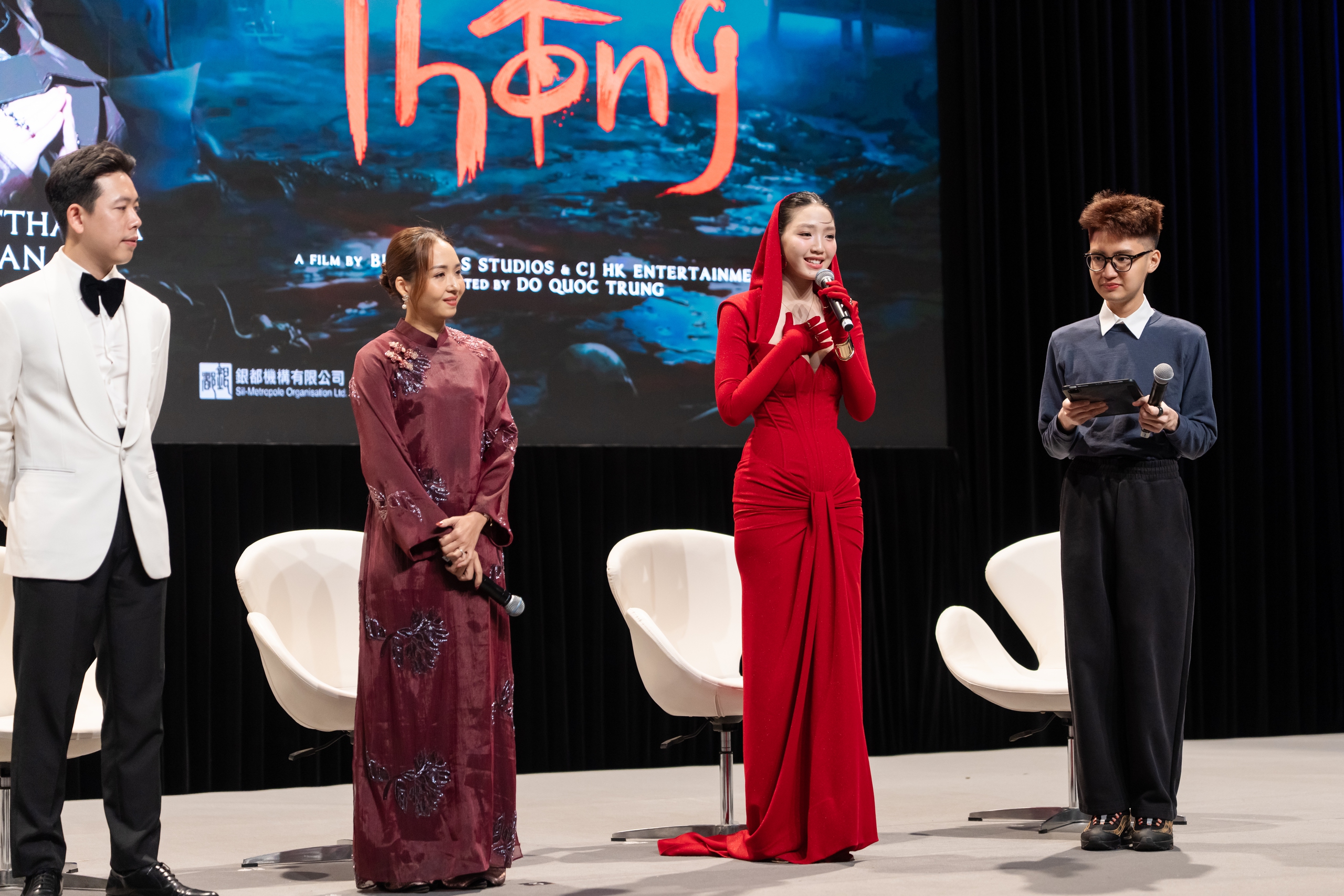 Kiều Minh Tuấn, Diệp Bảo Ngọc đẹp đôi tại Hồng Kông (Trung Quốc) - Ảnh 2.