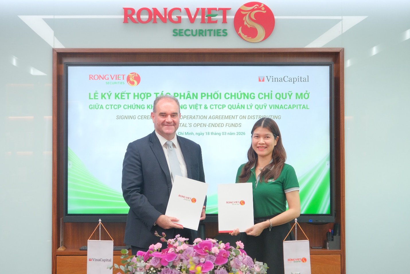 Chứng khoán Rồng Việt và VinaCapital hợp tác phân phối chứng chỉ quỹ mở trên iDragon - Ảnh 1.